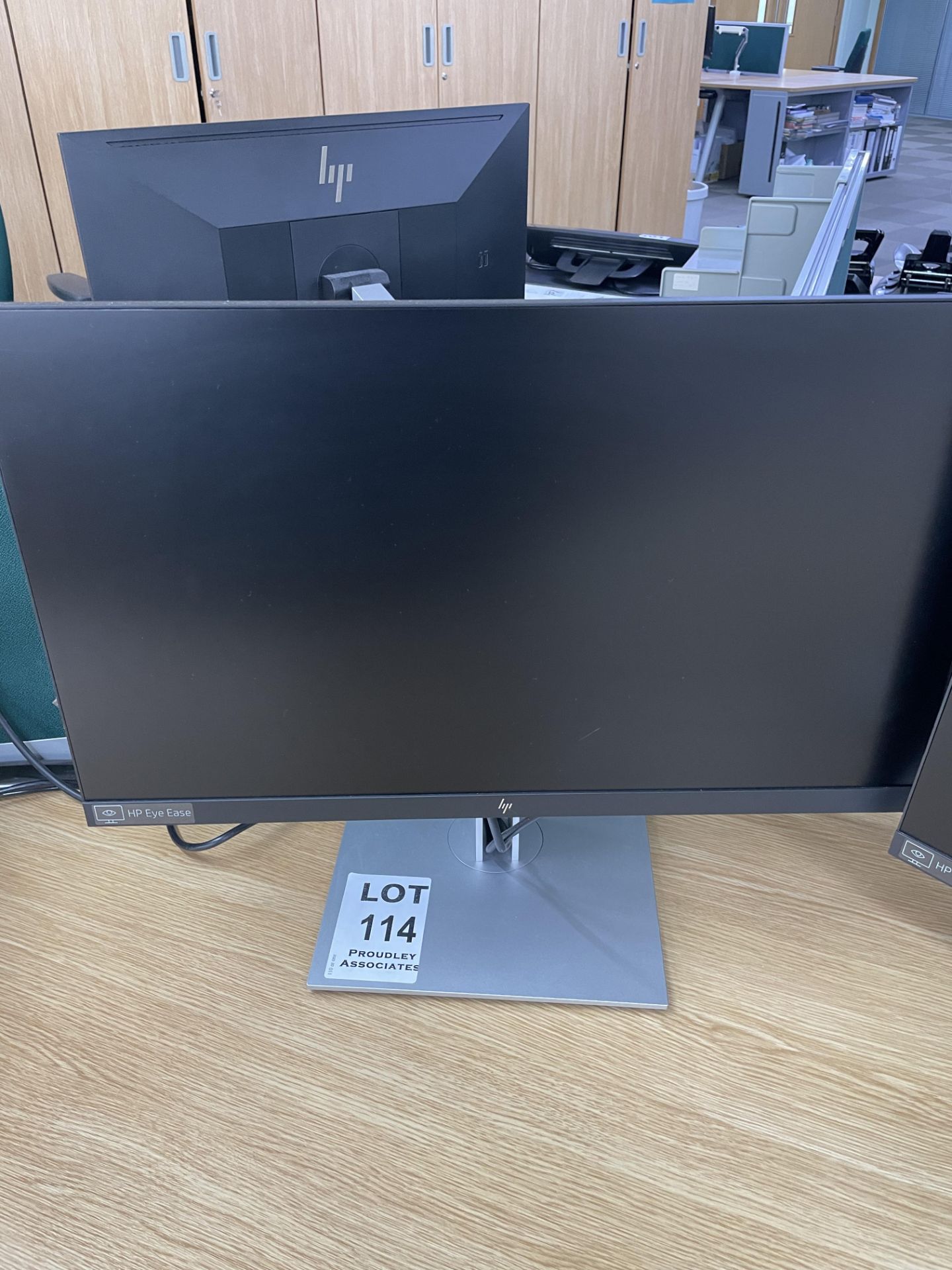 HP E24 G4 FHD 24" screen with adjustable height stand