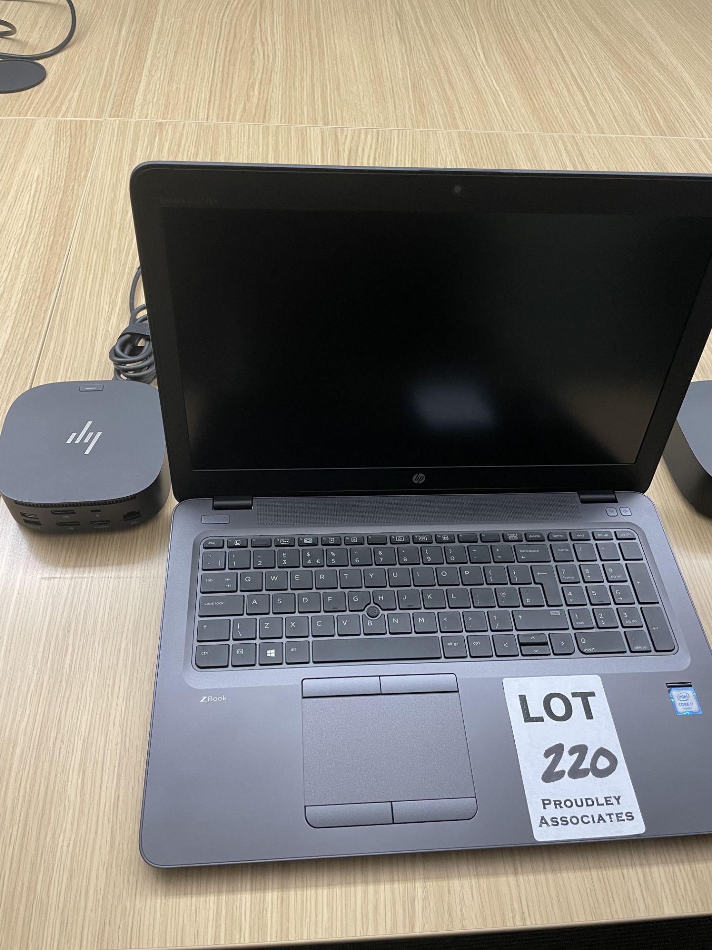 HP Z-book 15U G3 Laptop, Core i7-6500U @ 2.5Ghz, 16Gb RAM, 2z56 SSD, S/n. 5CB7242MB6 C/w HP USB-C G5