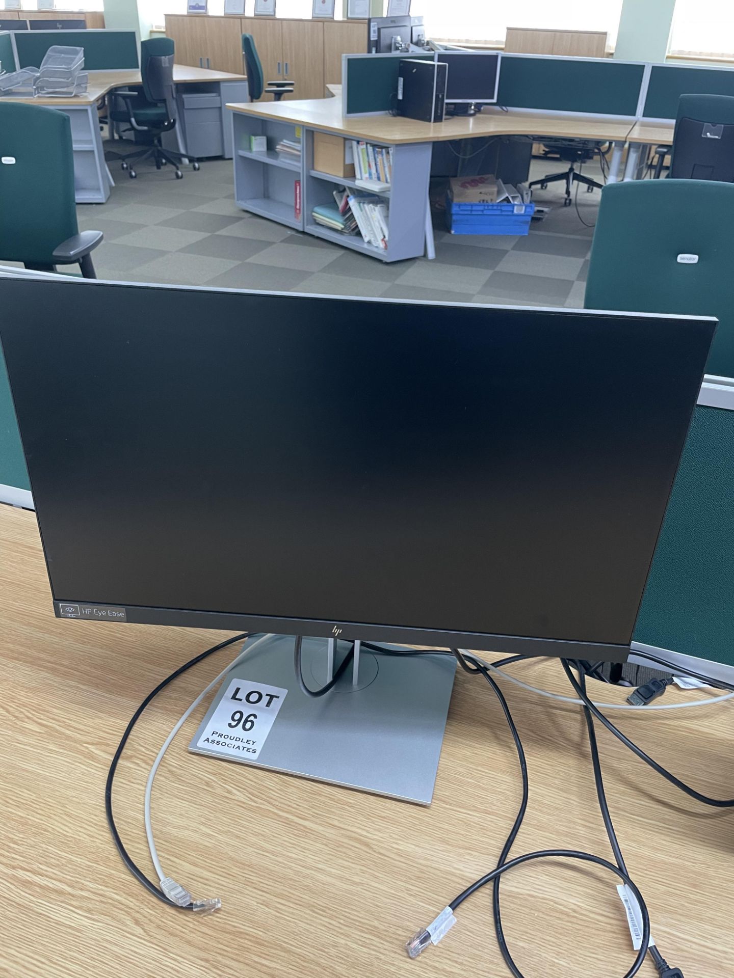 HP E24 G4 FHD 24" screen with adjustable height stand