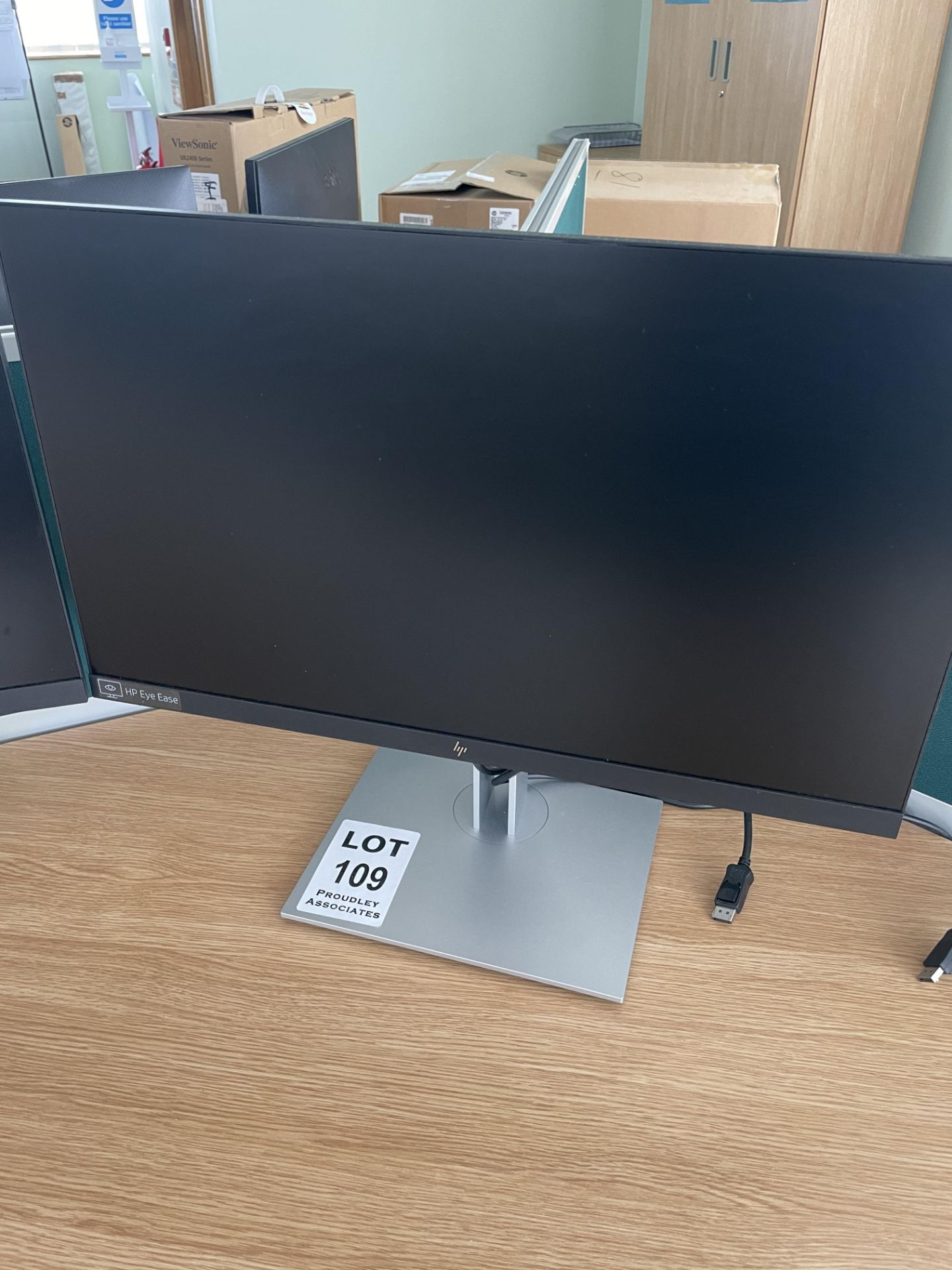 HP E24 G4 FHD 24" screen with adjustable height stand