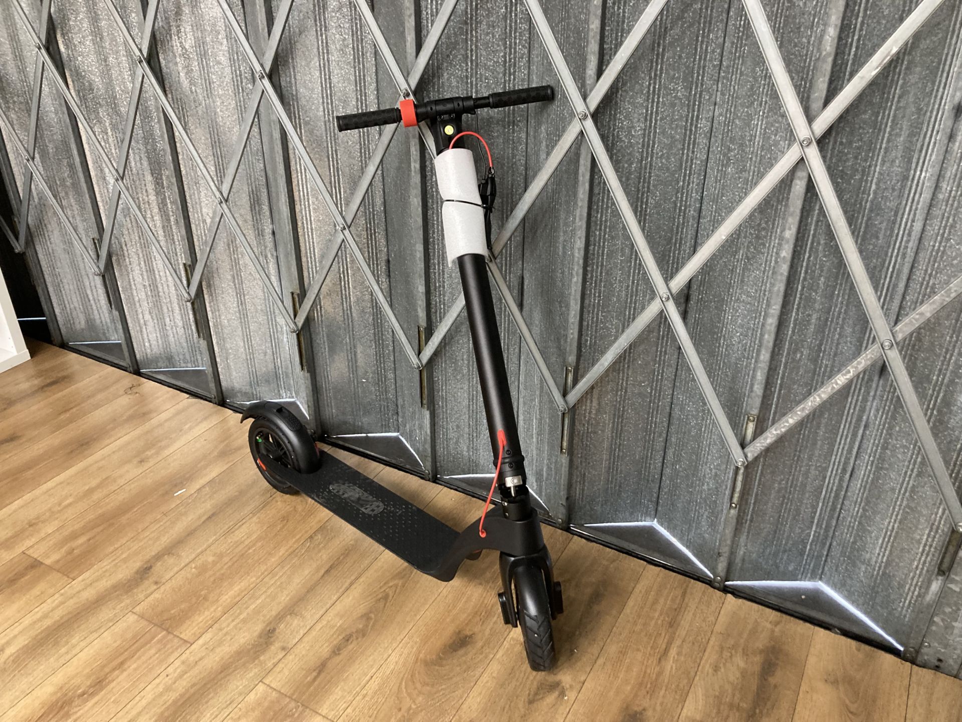 X7 folding electric scooter - Image 2 of 2