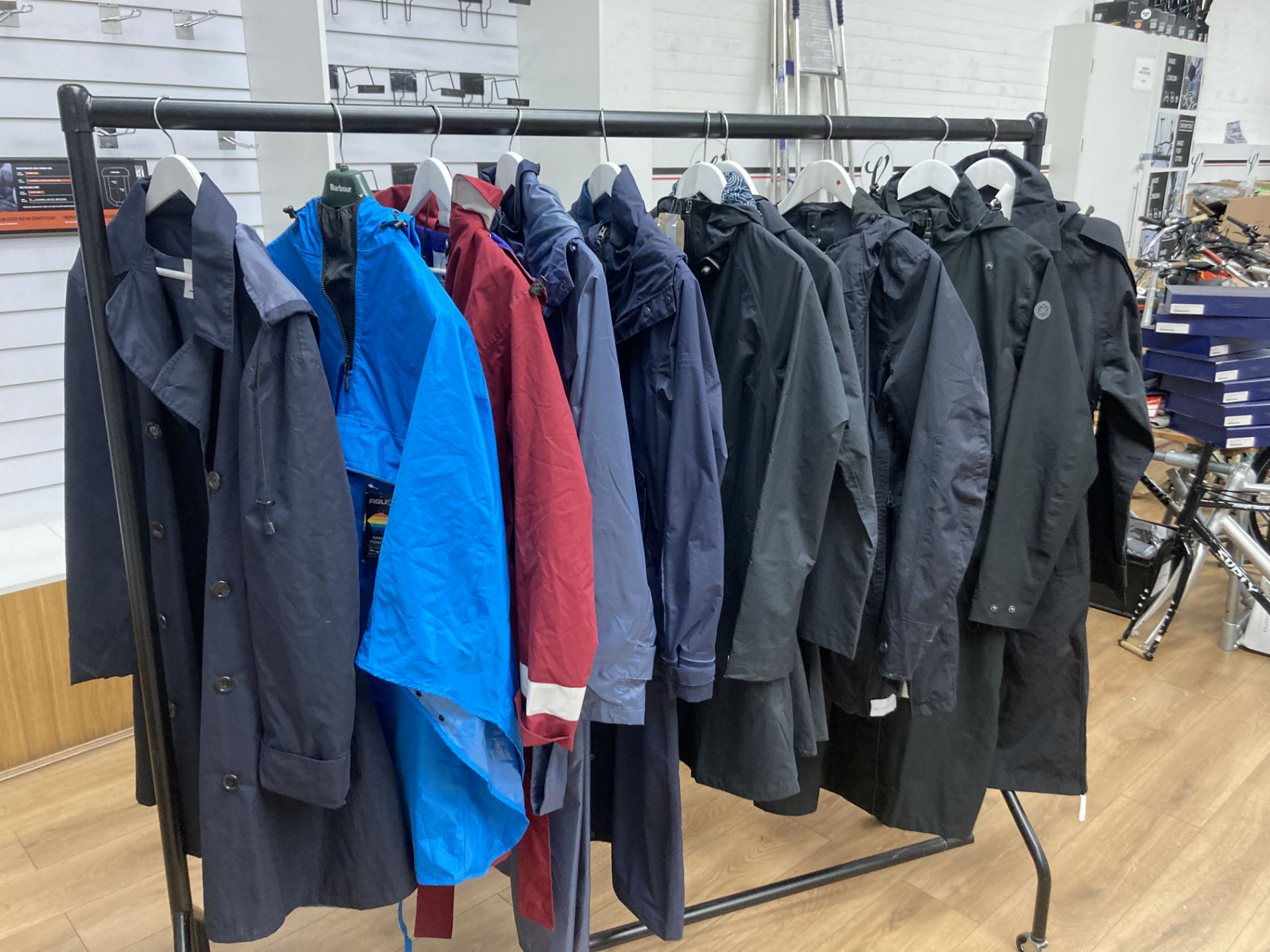 10 x waterproof cycling coats, various as lotted - Image 2 of 2