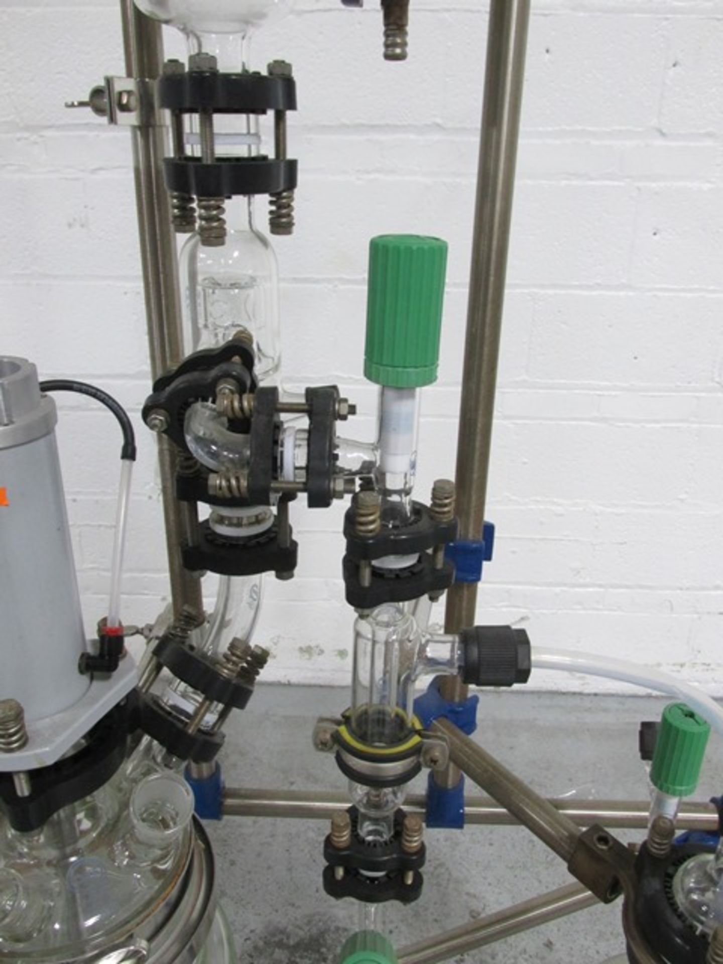 2 liter QVF Mini Plant glass reactor system - Image 5 of 8