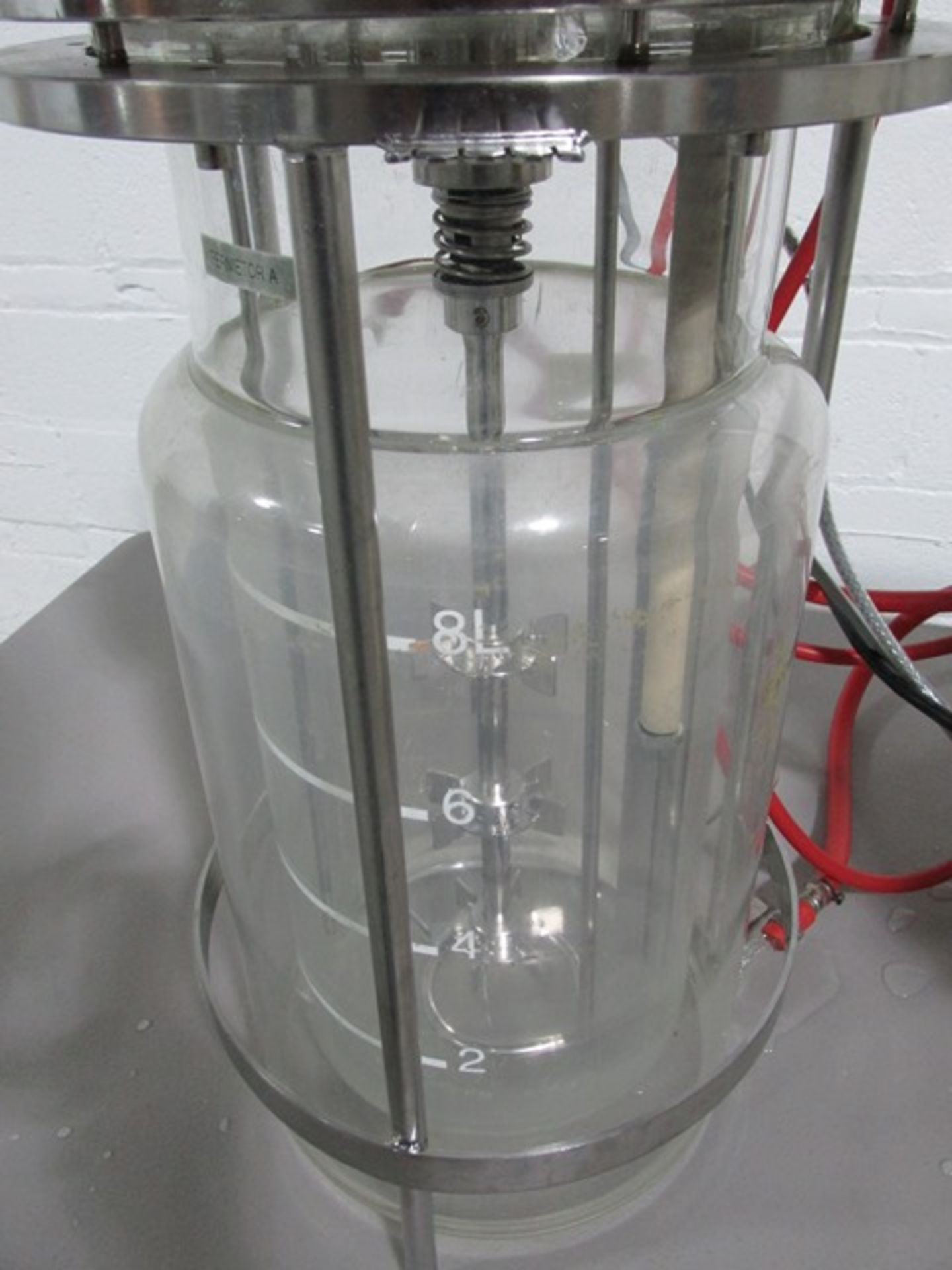 8 liter B. Braun fermenter - Image 2 of 12