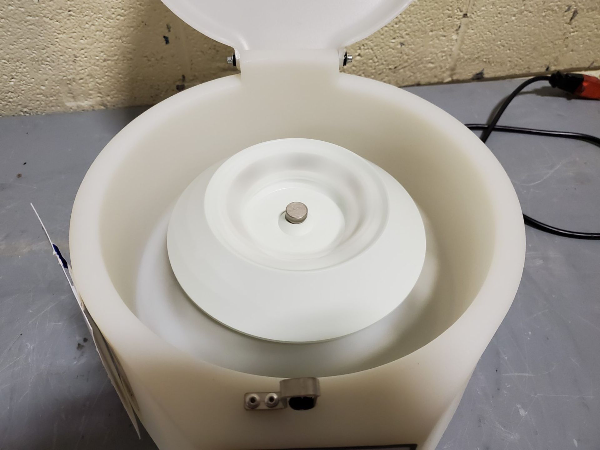 Fisher Scientific Centrific centrifuge - Image 5 of 5