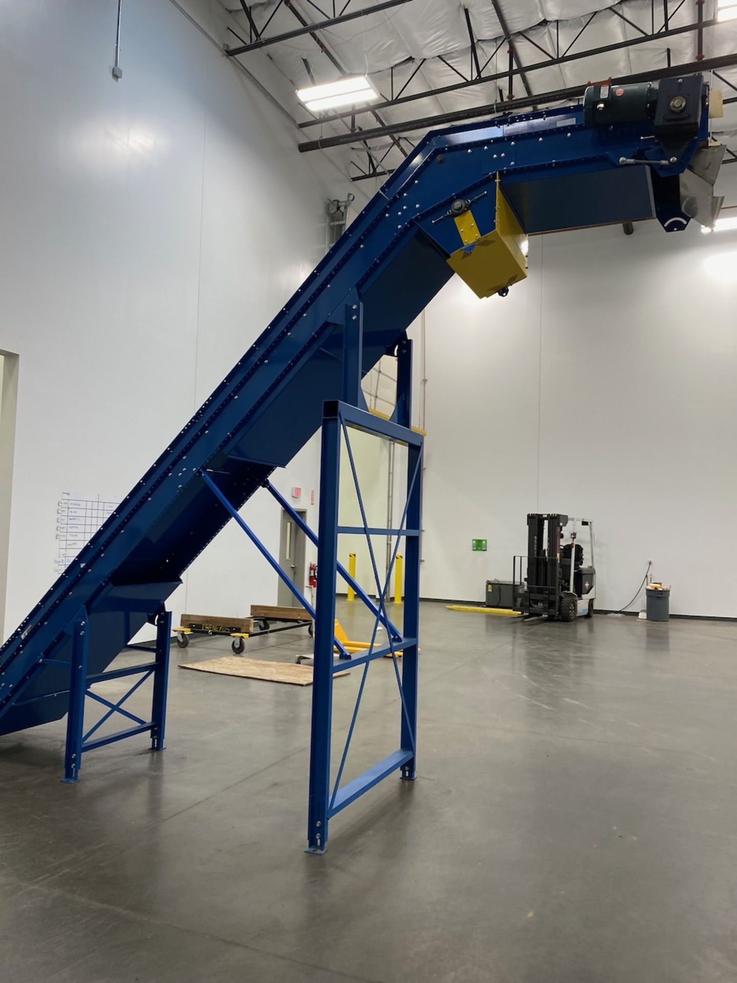 Northern Silage Table w/Elevating Conveyor and Eriez Metal Detector - Image 15 of 16