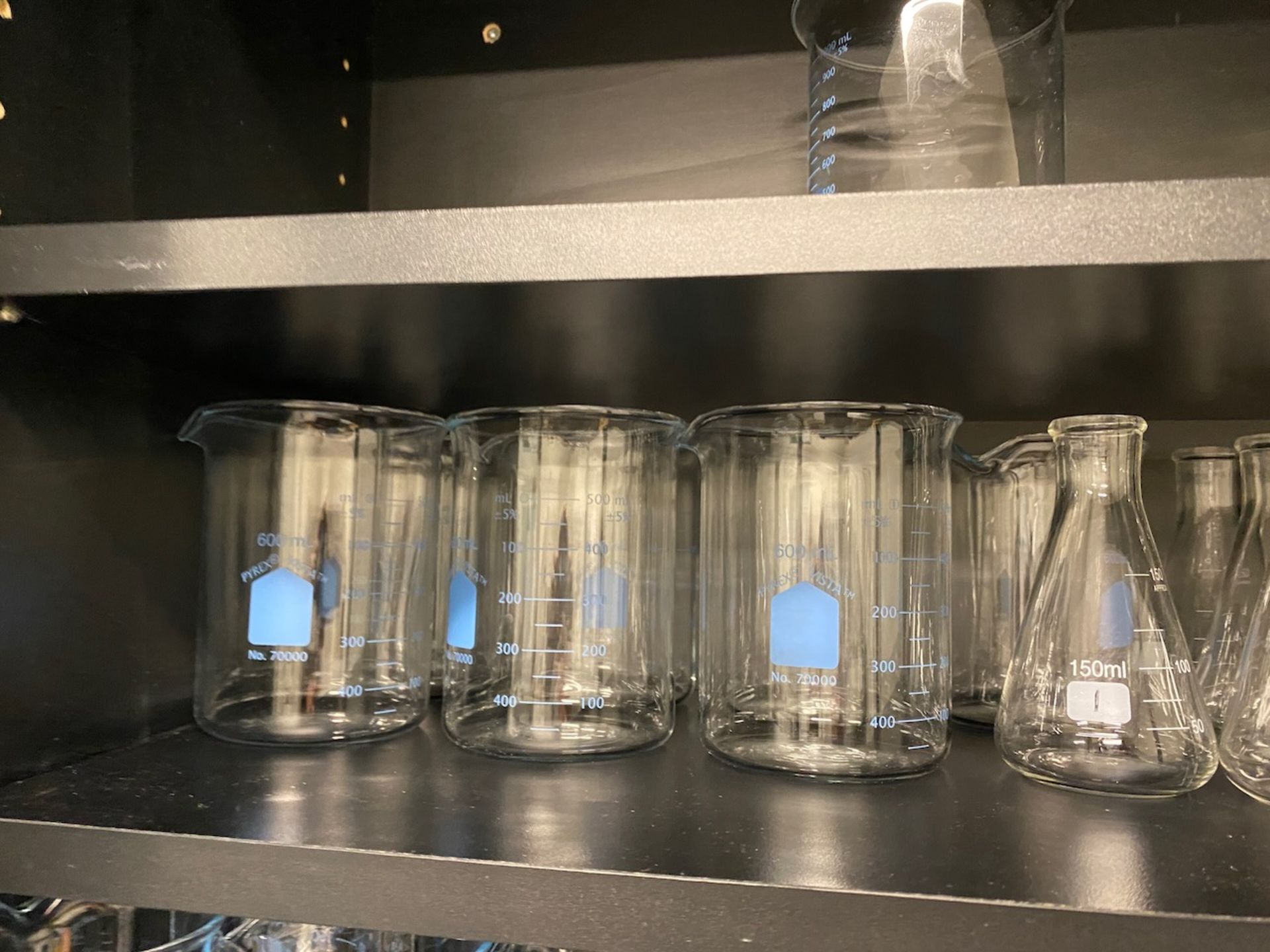 Lab Glassware - Image 4 of 9