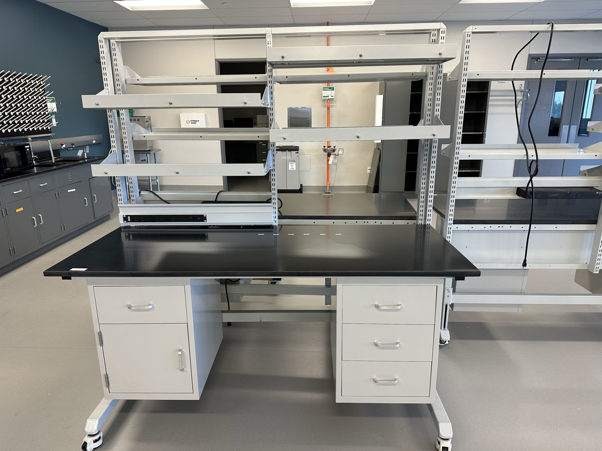 Portable Laboratory Work Bench - Image 3 of 3