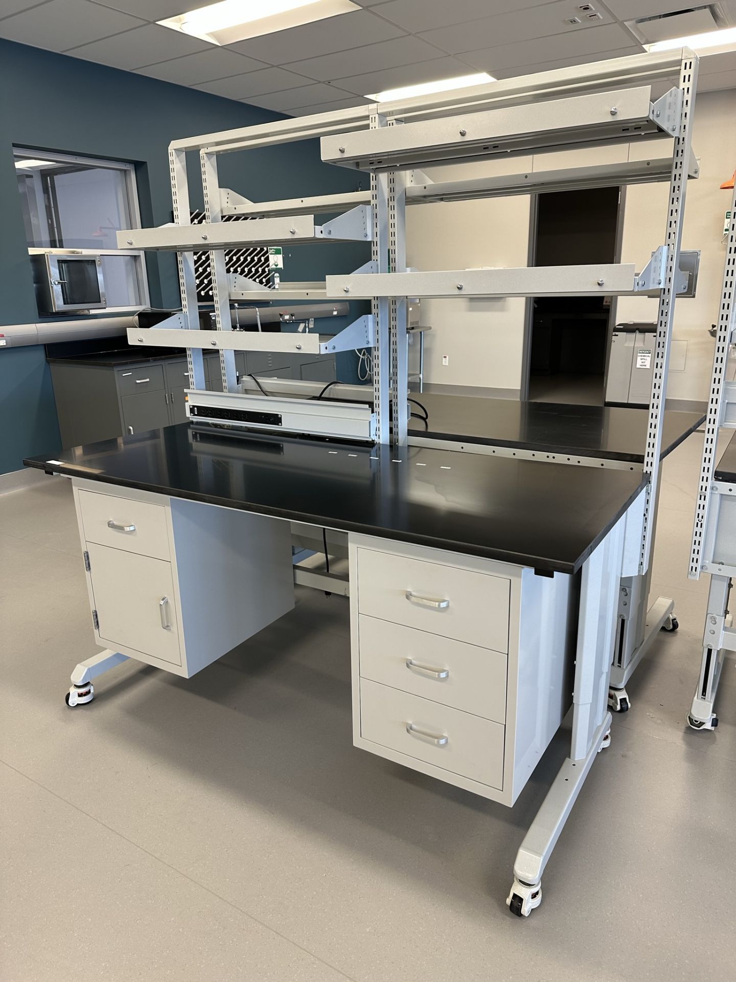 Portable Laboratory Work Bench - Image 2 of 3