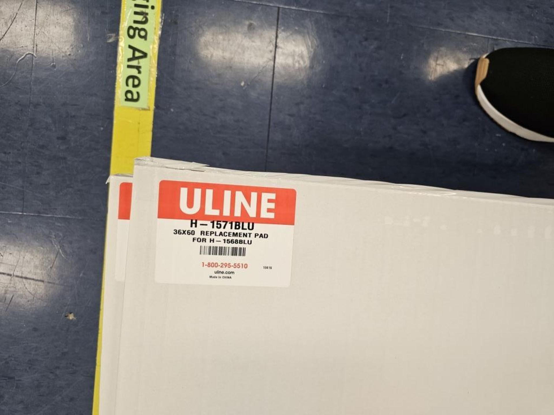 Skid Of Uline H-2036BLU 36" x 36" Cleanroom Entry Tacky Mats w/ Frames - Image 3 of 4