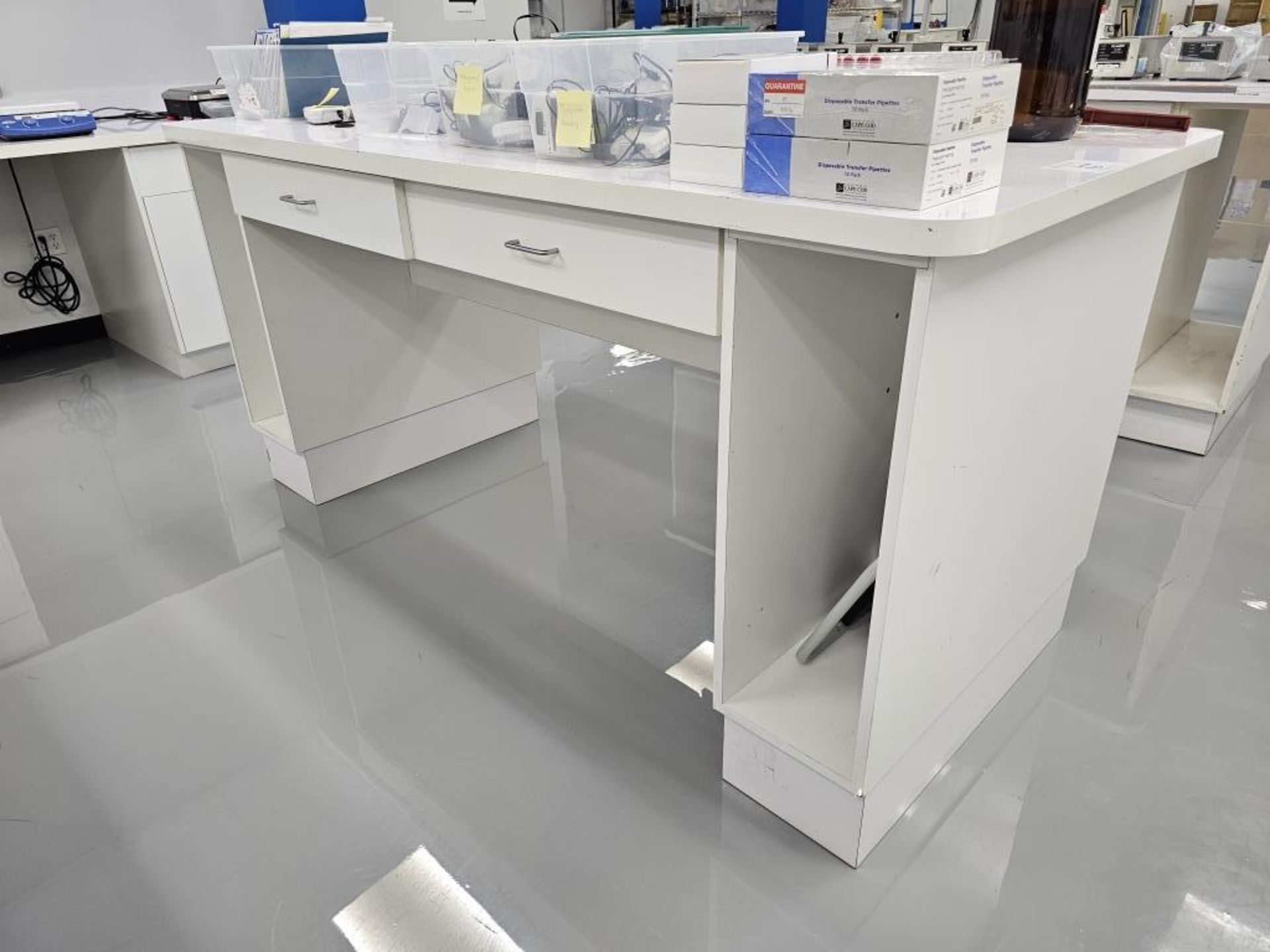 (3) 82" x 38" x 40.5" Double Sided Lab Bench With Drawers and Side Pass Through Storage Areas - Image 4 of 6