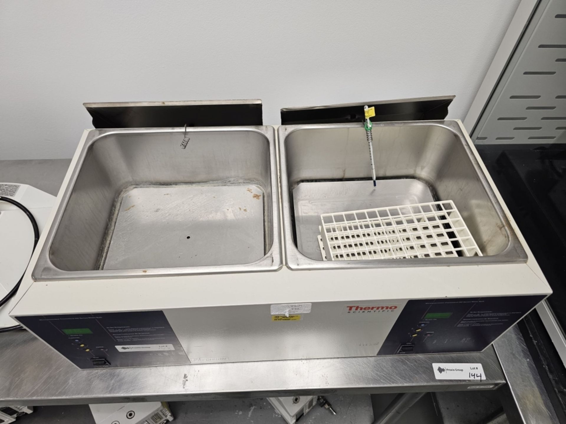 Thermo Scientific Model 2853 Percision Series Dual Tank Water Bath sn 207880-581 - Image 2 of 3