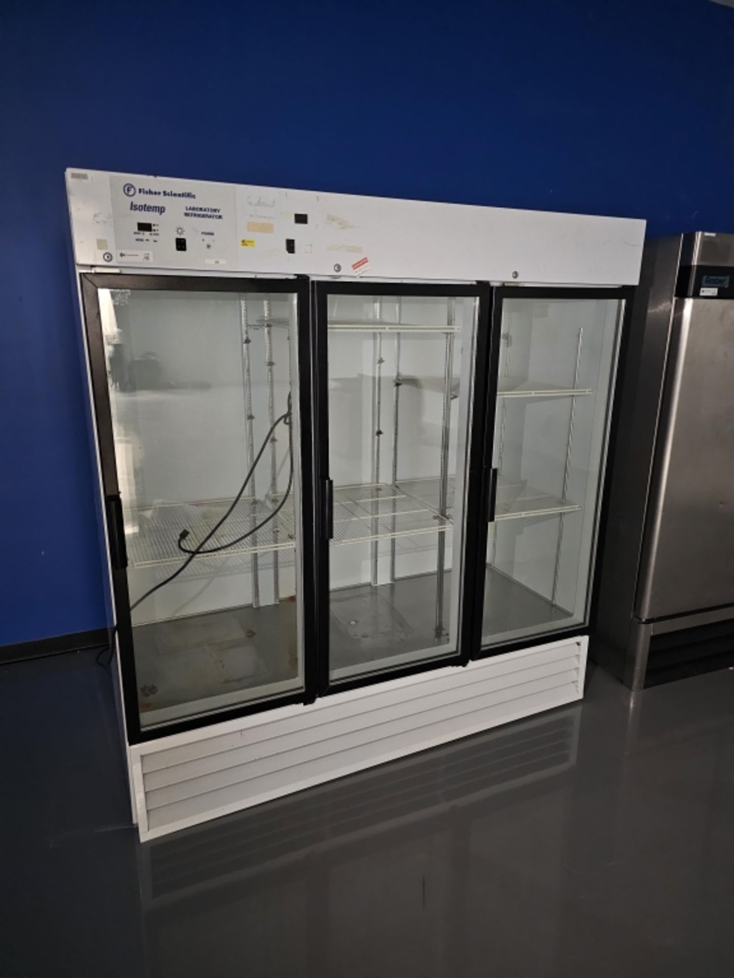Fisher Scientific Isotemp 72 Cubic Ft 3-Door Glass Front Refrigerator - Image 3 of 5