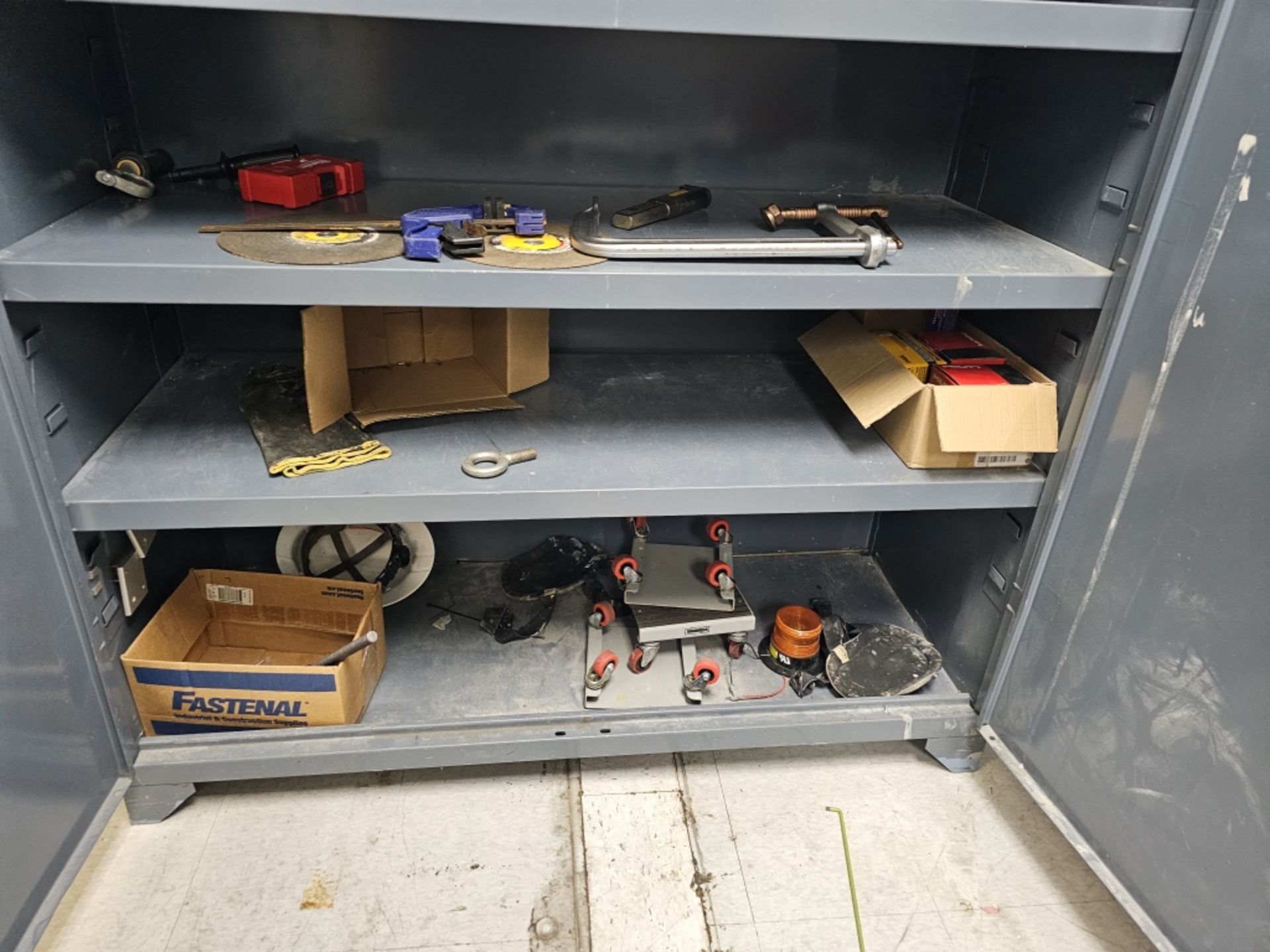 Cabinet and Contents - Image 6 of 6