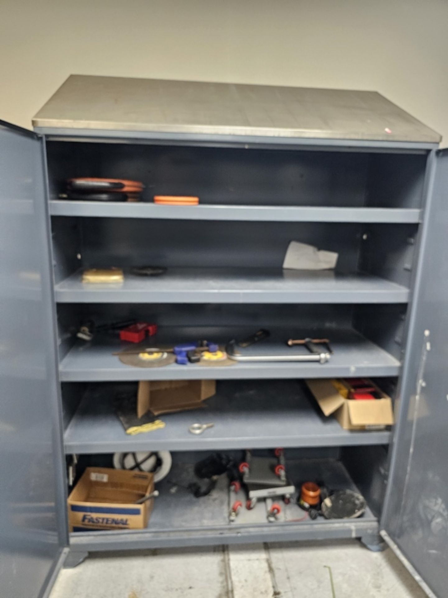Cabinet and Contents - Image 3 of 6
