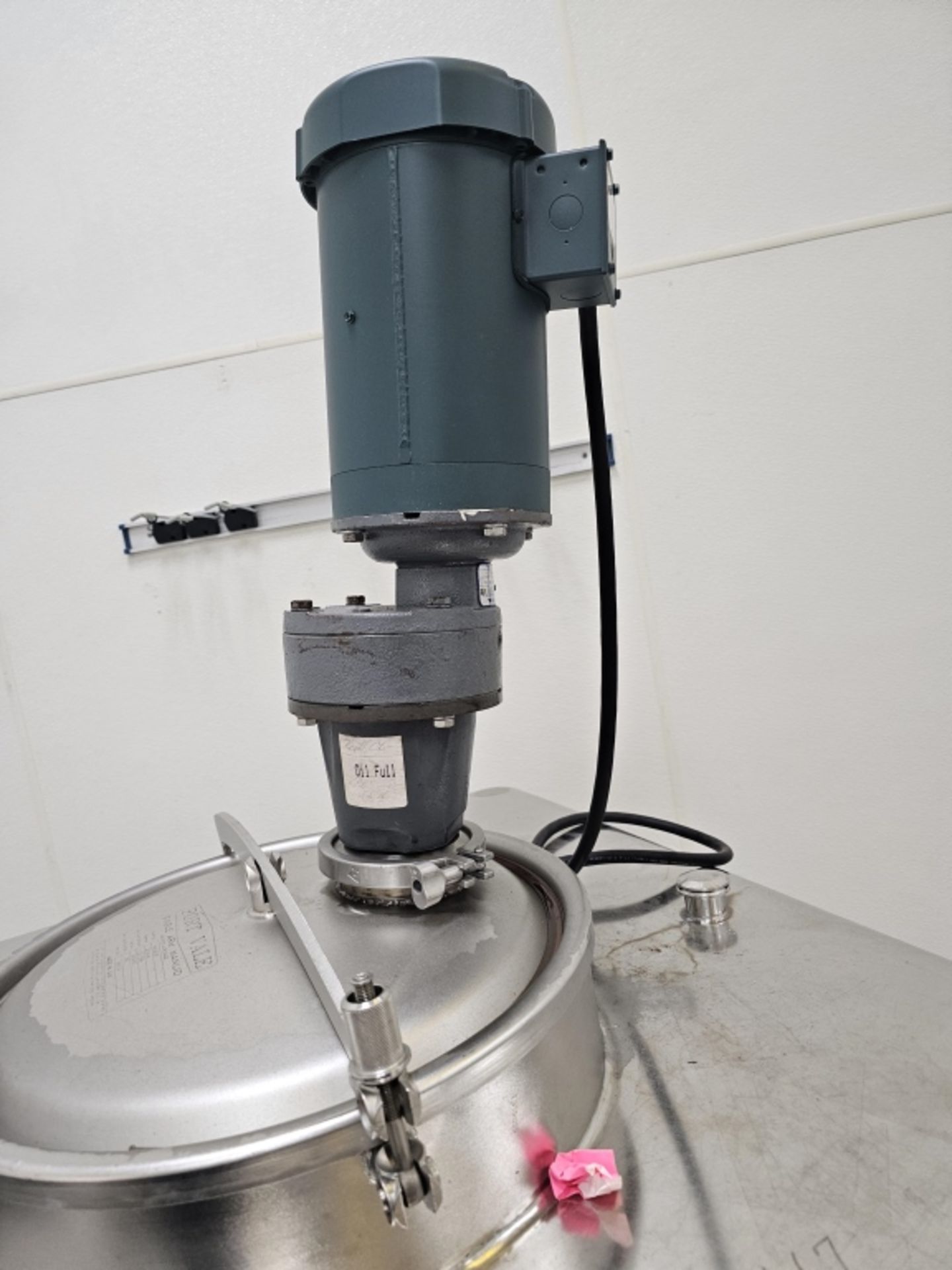 Portable SS Mixing Tank with Mixer - Image 5 of 10