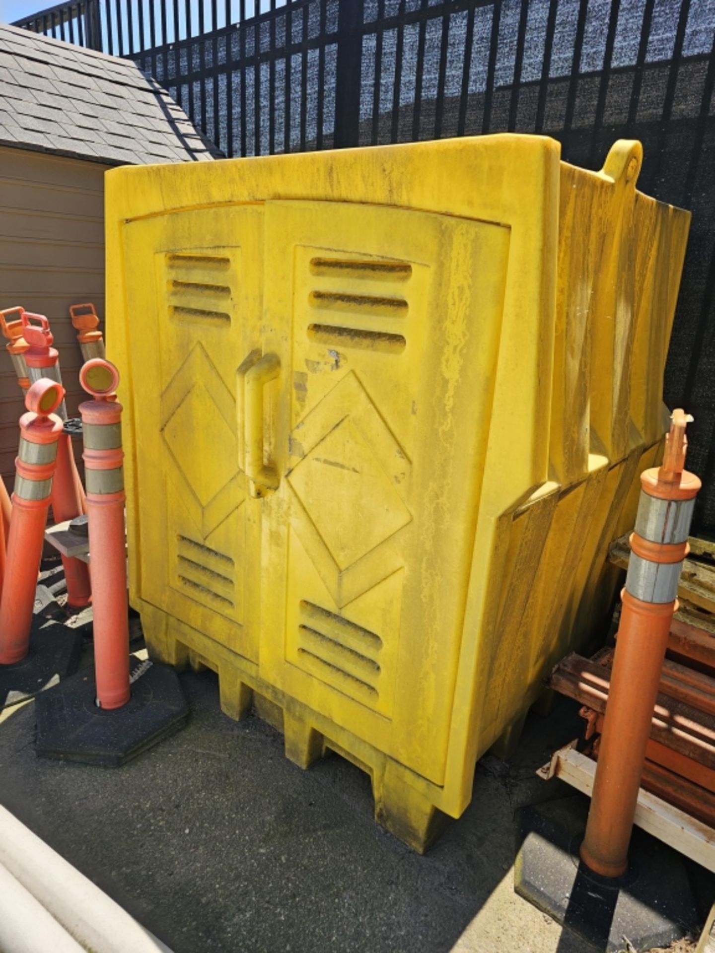 2-Door Portable Chemical Storage Room - Image 4 of 5