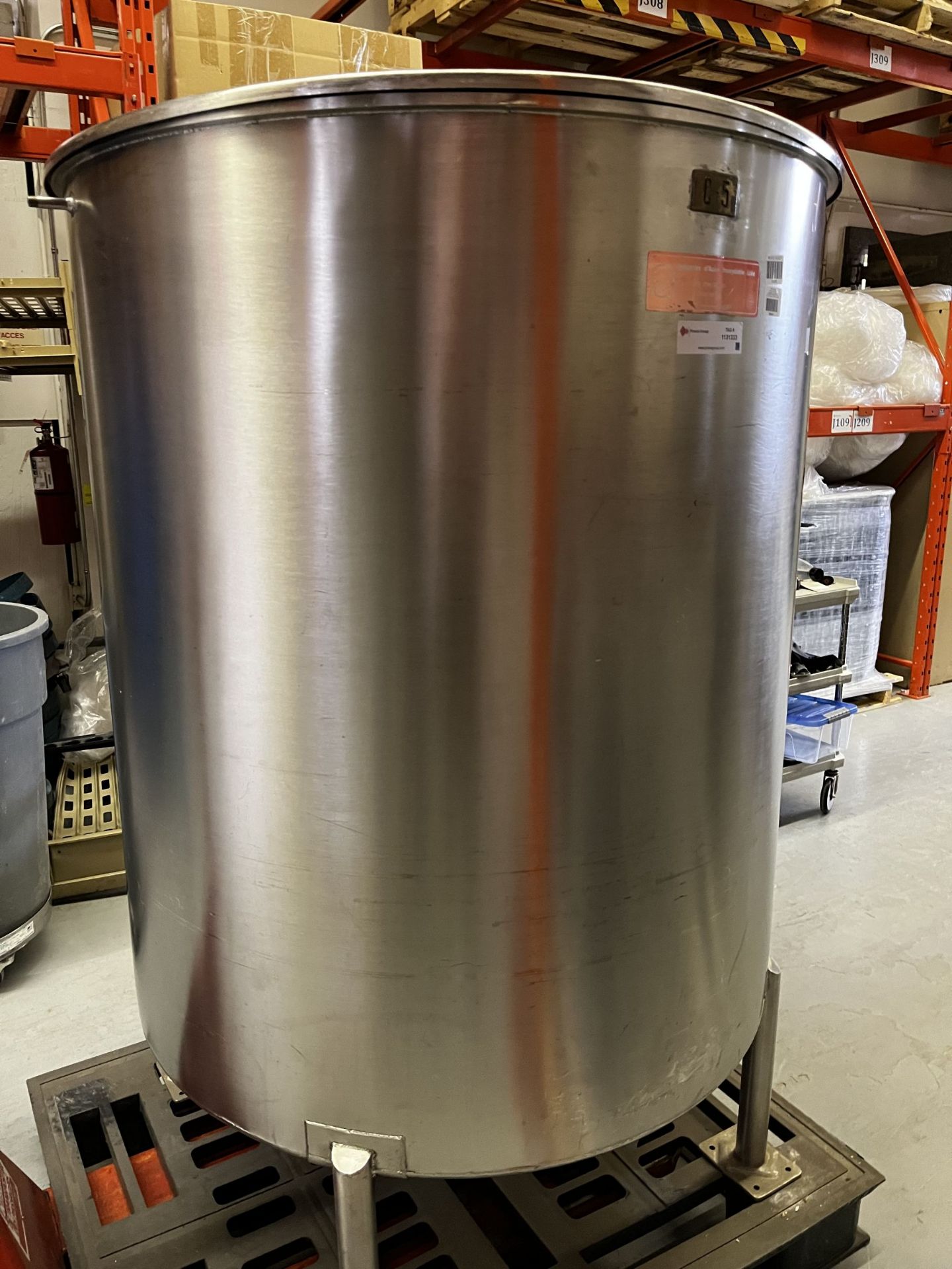 Stainless Steel Tank - Approx 500 Liters