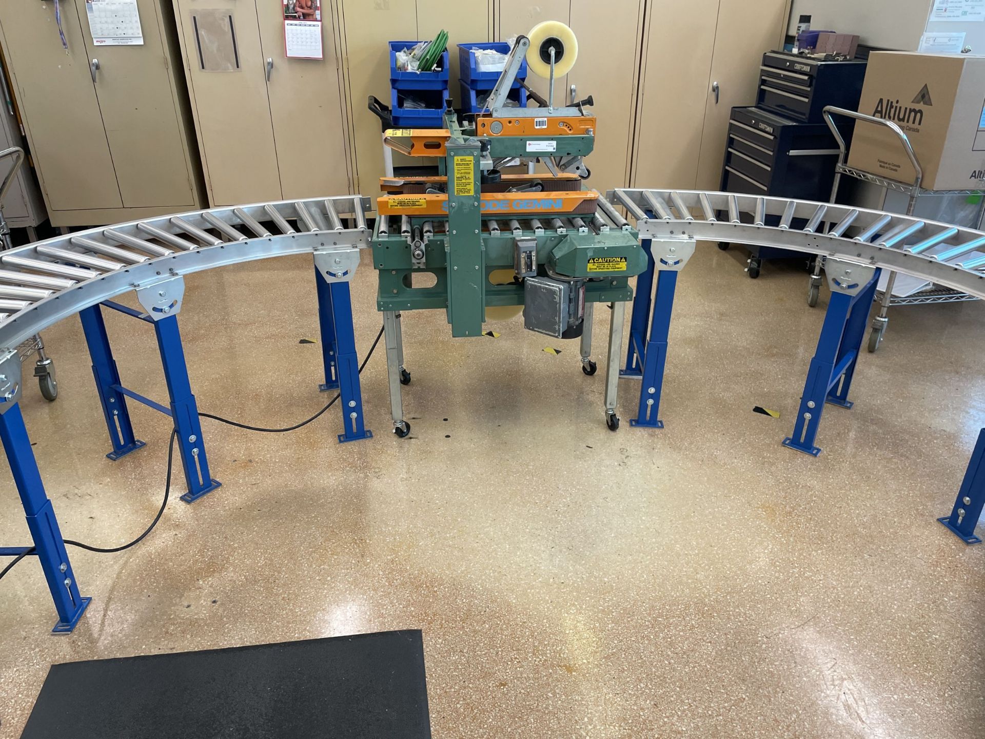 Curved Conveyor section (Lot of 2 quarter circle) - Image 4 of 5