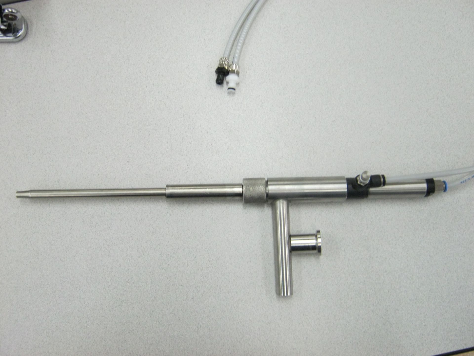 Aesus Liquid Filling Machine - 4 Pump Gear Filler - **See Auctioneers Note** - Image 9 of 10