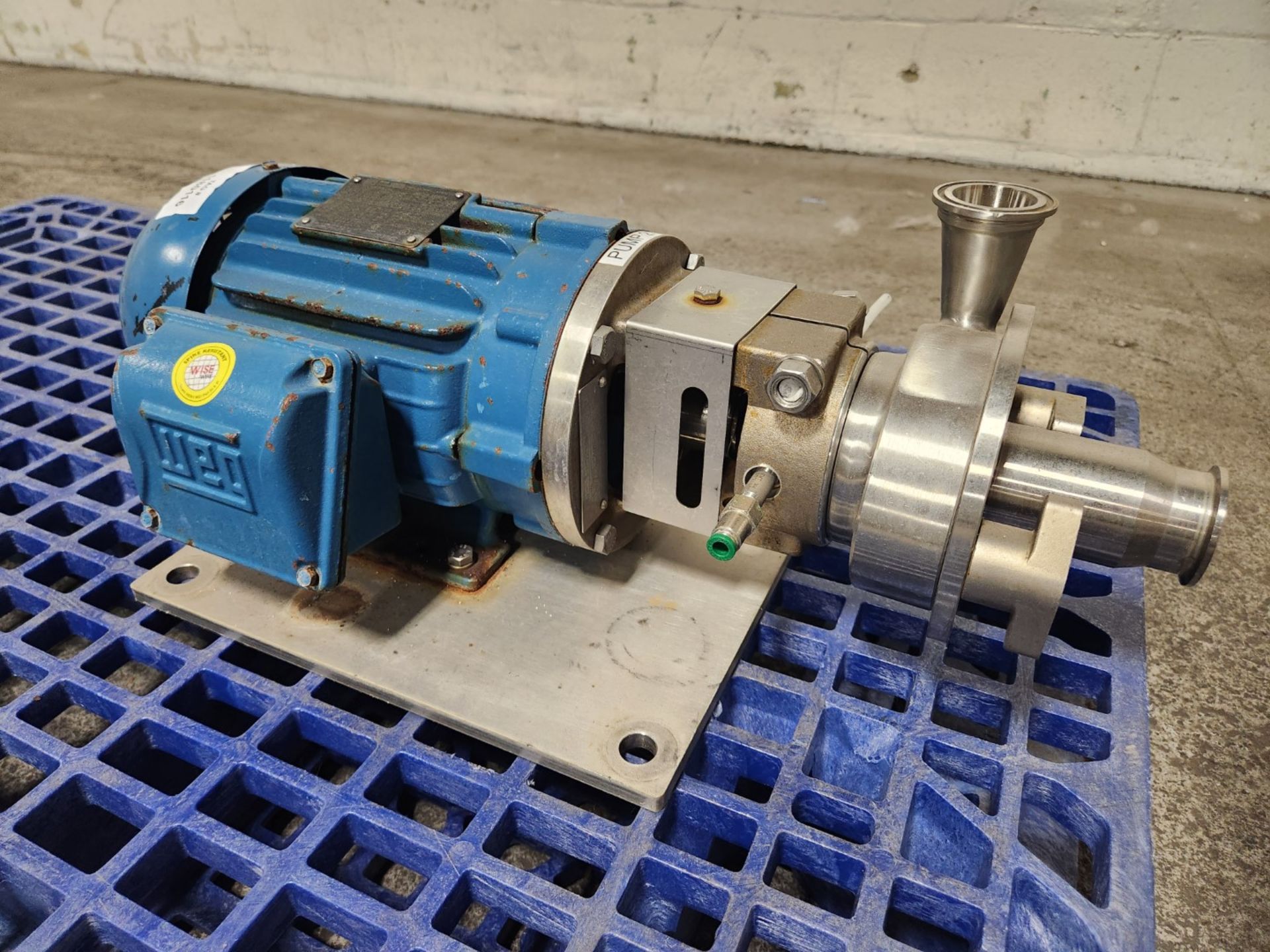 2 hp AmpCo centrifugal pump, model LFR00-140TC stainless steel construction, 230/460 volt, serial#