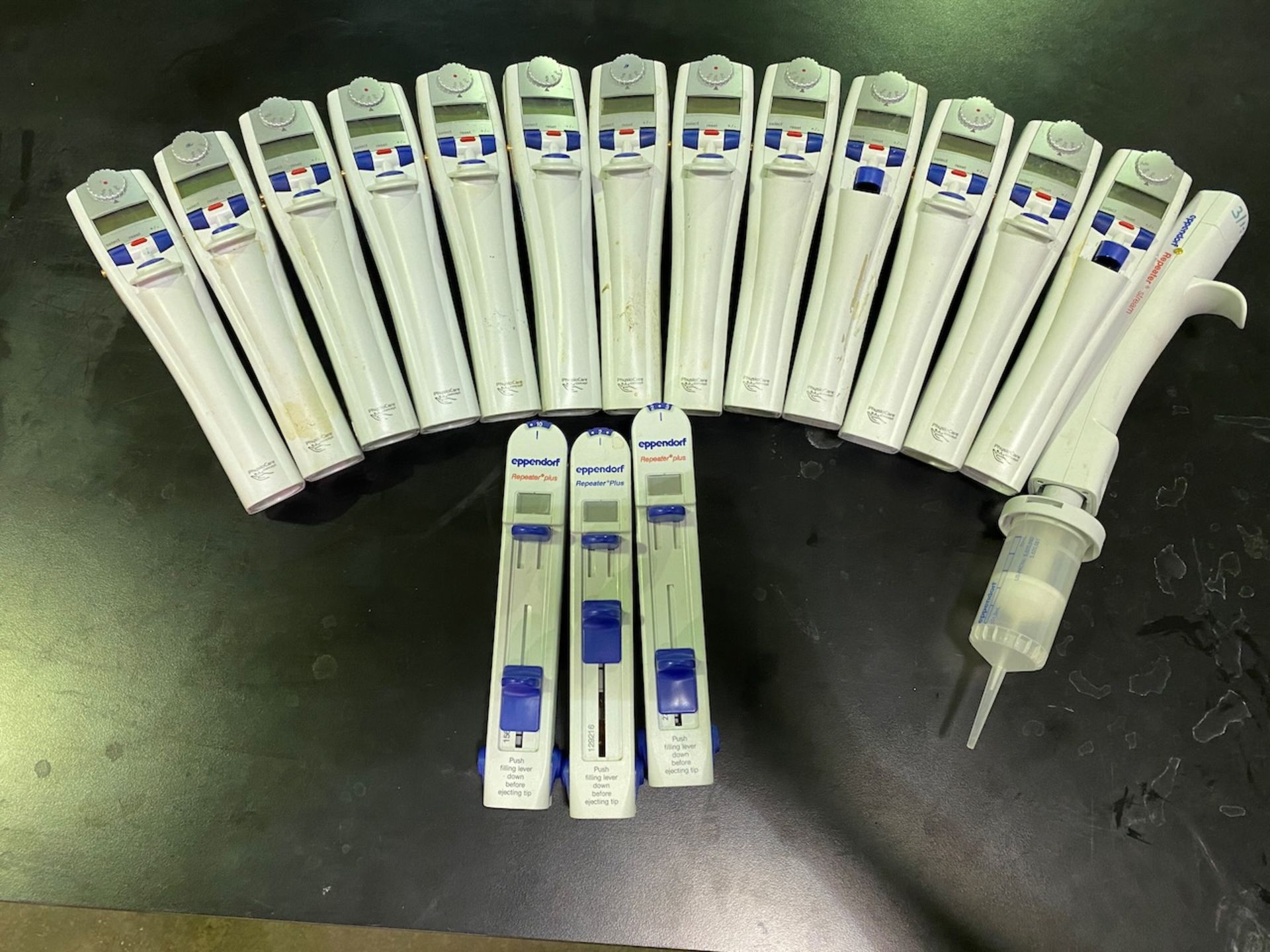 Seventeen Eppendorf repeater pipetters, models Stream and Repeater plus. {TAG: 1180095}