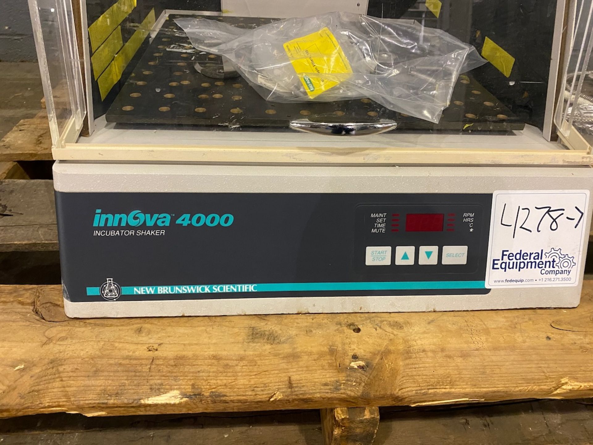 Innova 4000 Incubator shaker, made by New Brunswick Scientific, S/N 490157157. {TAG: 1180051} - Image 2 of 5