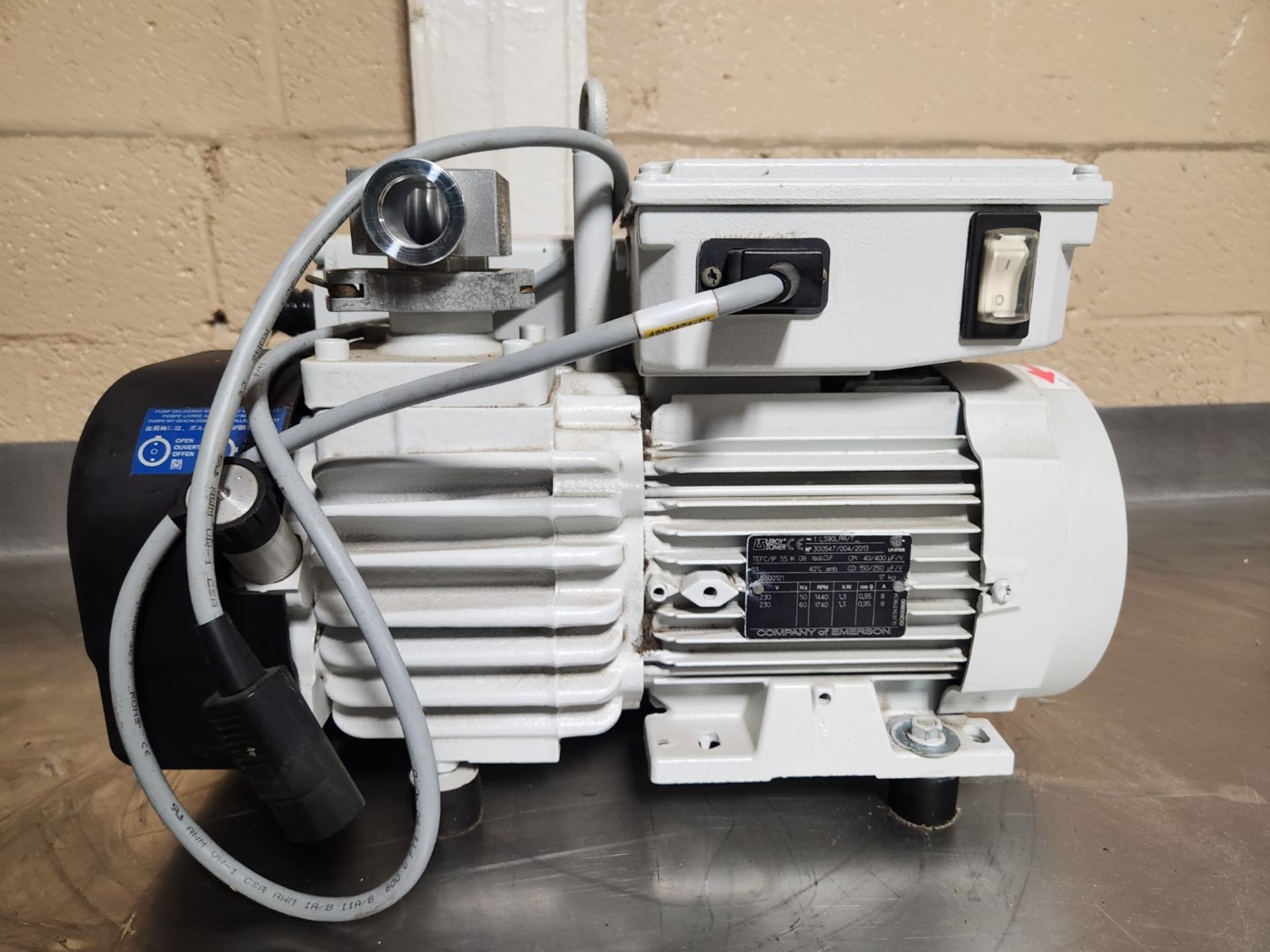 Sogevac 1.3 kW (1.75 hp) vaccum pump, model SV40 BIFC960365V2016, 230 volts, serial# 31000807481, - Image 5 of 7