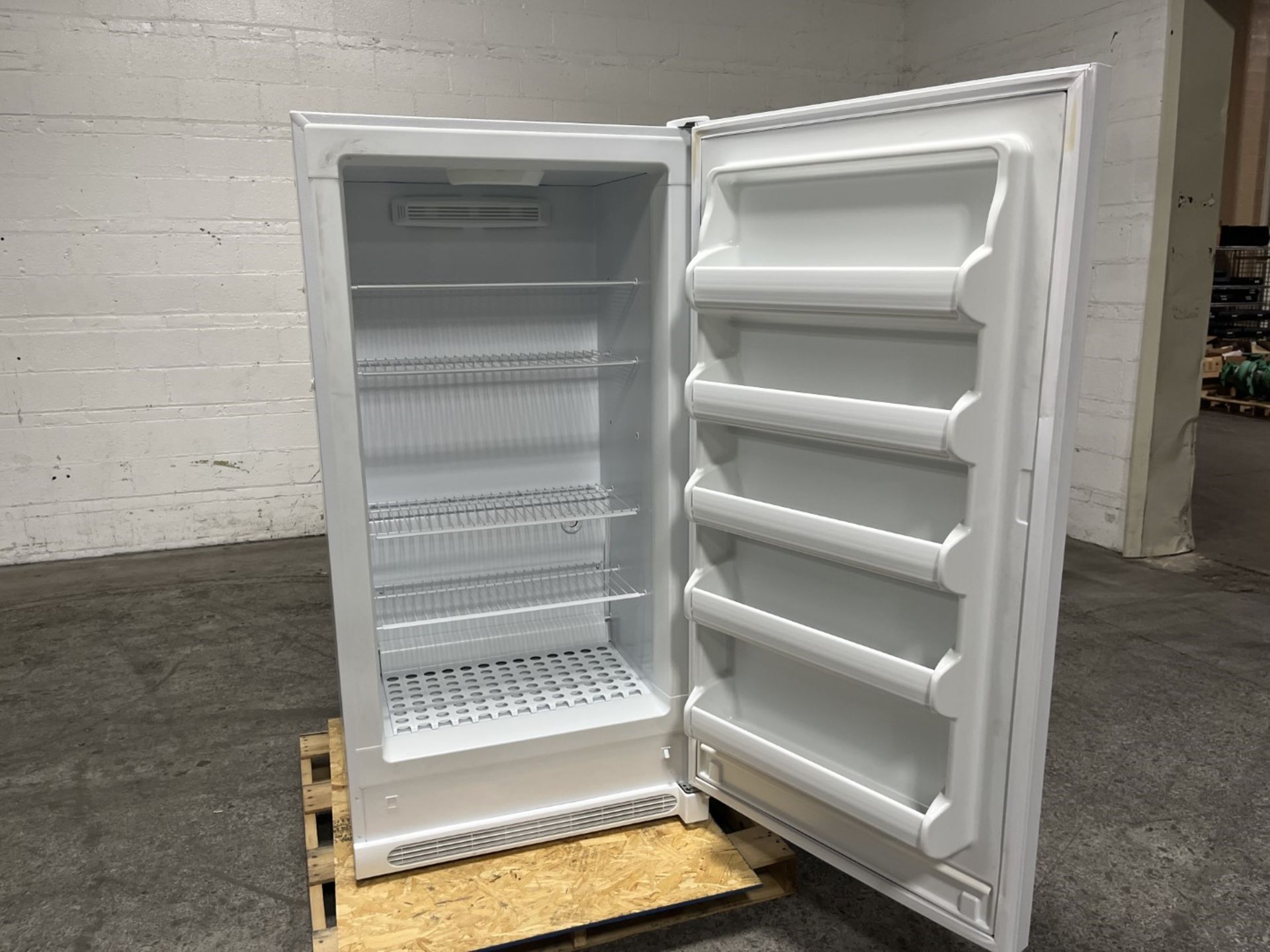 Fisher Scientific IsoTemp refrigerator, model 17LREEFSA, 115 volt, R-134a refrigerant, serial# - Image 5 of 6