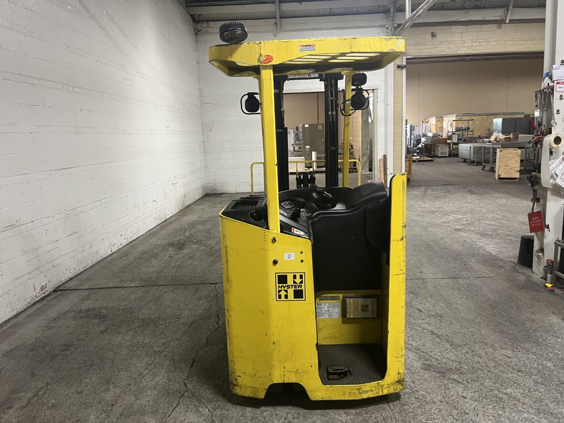 Hyster Stand up forklift, Model E35HSD2-18 SN B219N01622J (TAG # 1200033) Ships from Cleveland, OH - Image 5 of 6