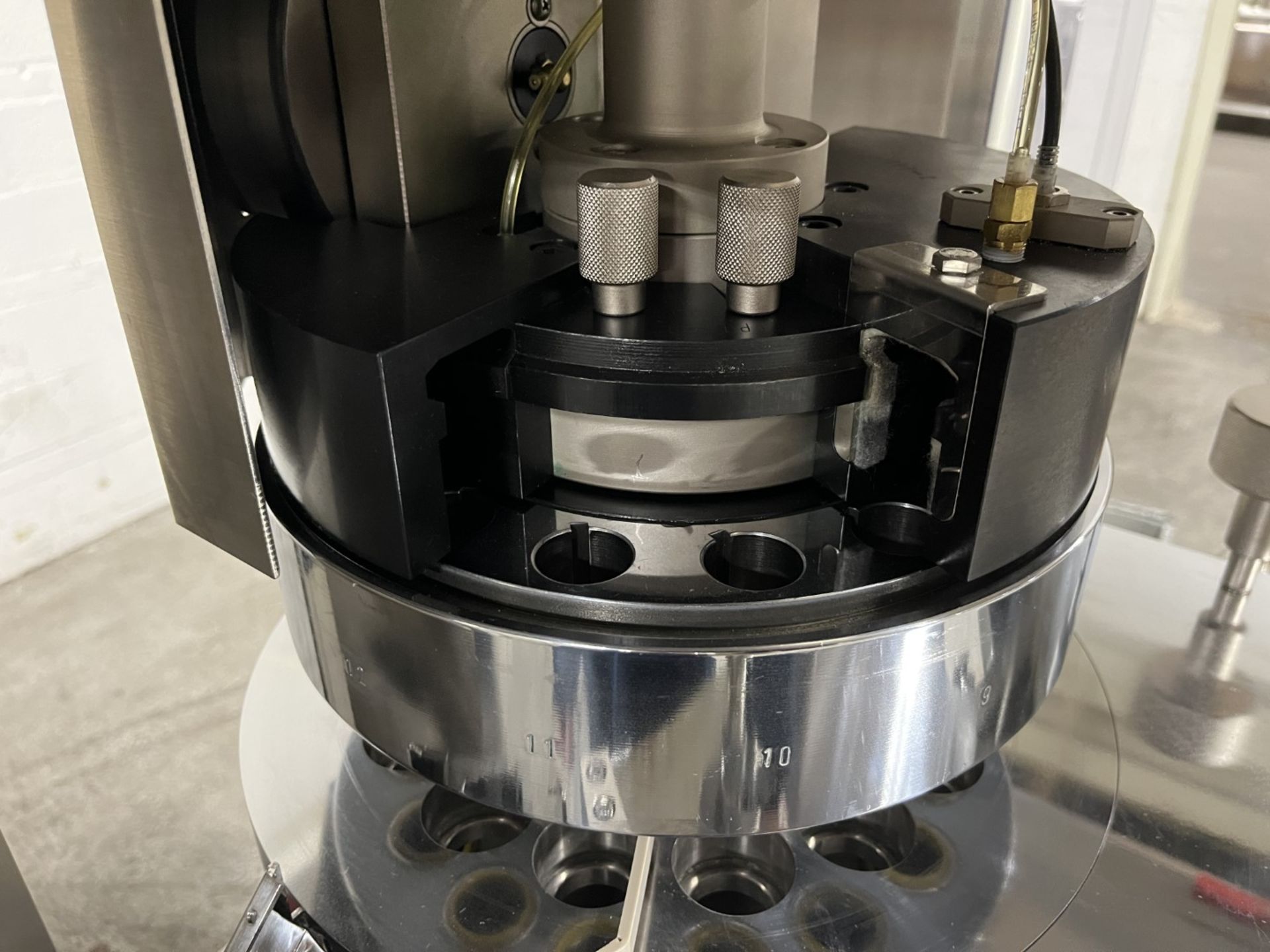 Sejong rotary tablet press, model GRC-15C, 15 station, D tooled, 6 kn main compression, 2 kn pre - Image 22 of 51
