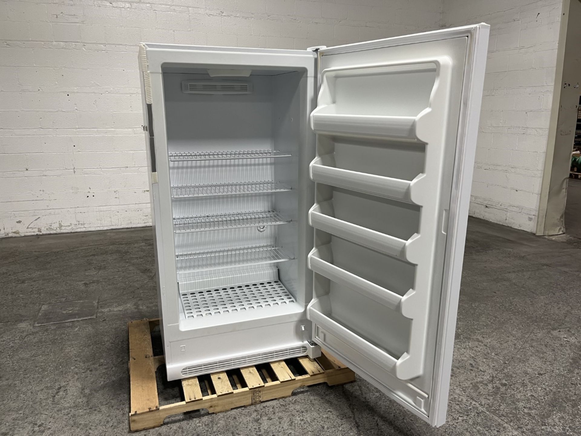 Fisher Scientific IsoTemp refrigerator, model 17LREEFSA, 115 volt, R-134a refrigerant, serial# - Image 6 of 7