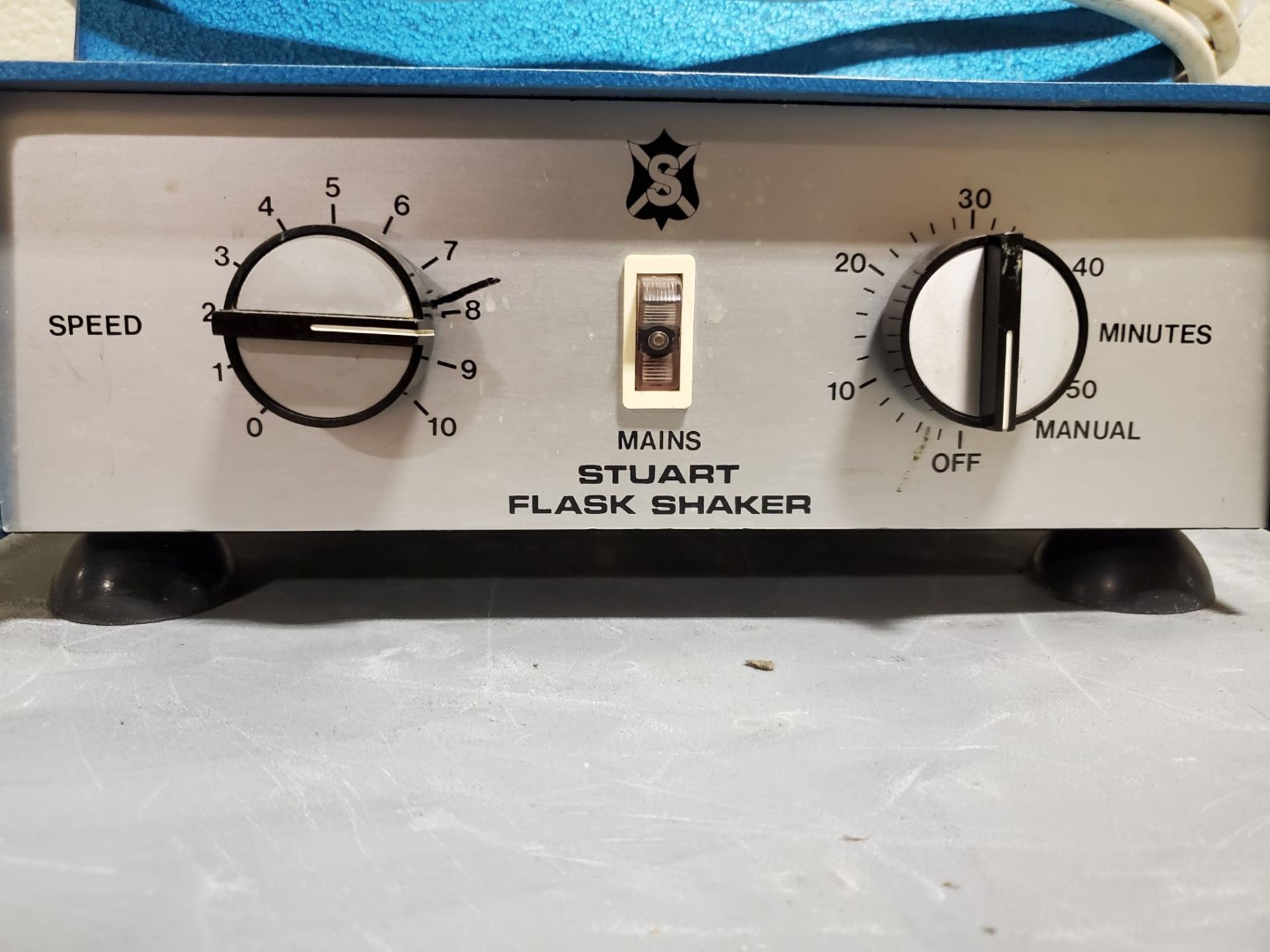 Stuart Flask Shaker, double arm, with controls, 240 volt, serial# 1521. (TAG # 1200070) Ships from - Image 3 of 3