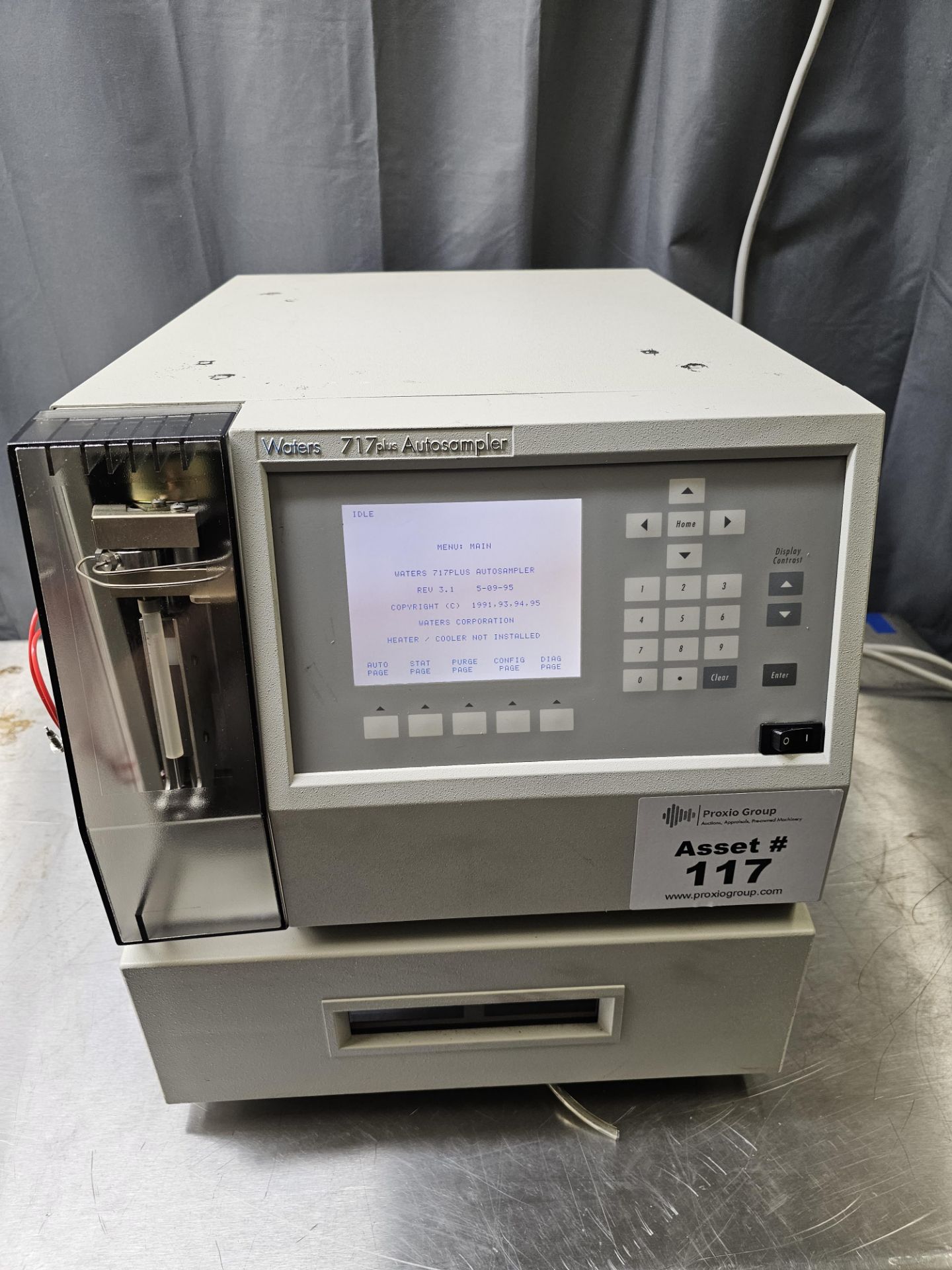 Waters Model 717 Plus Autosampler, Item# WAT070300, sn MX5SM2845M Bldg Loc: Side Shelf This Lot