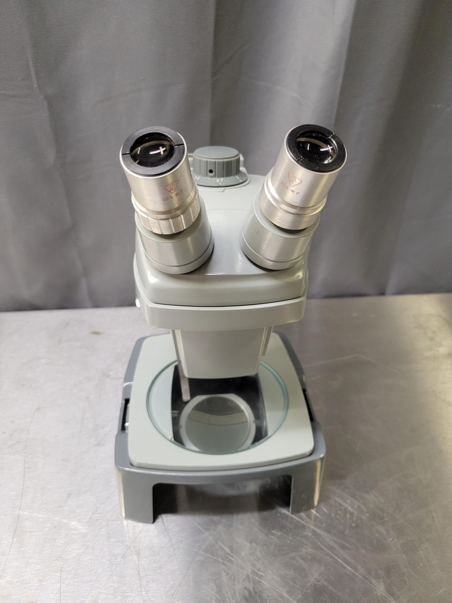 Bausch & Lomb 0.7X-3X Stereo Microscope With (2) Bauch & Lomb 10X W.F. Lens and Lower Stand with