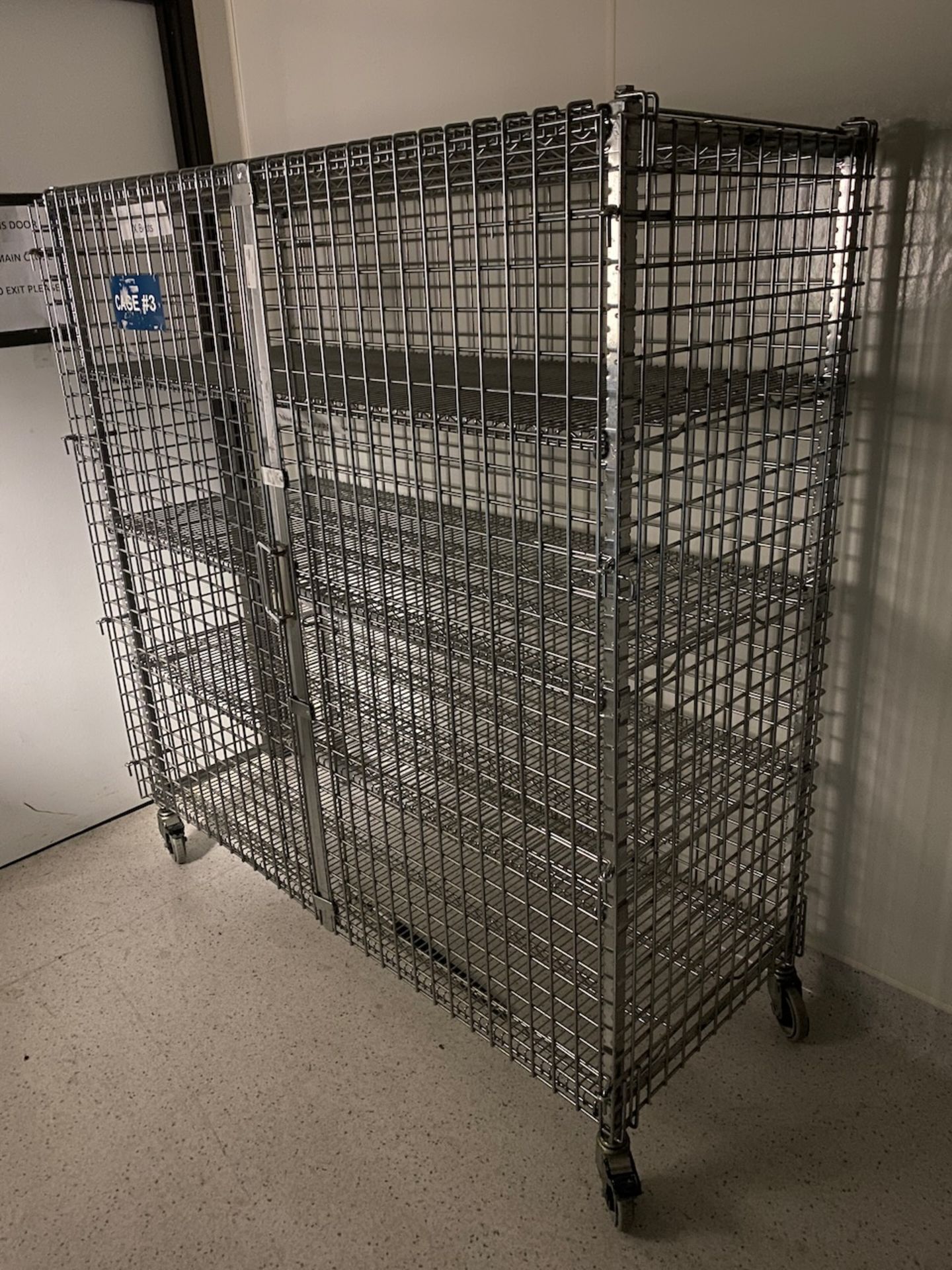Metro locking caged cart