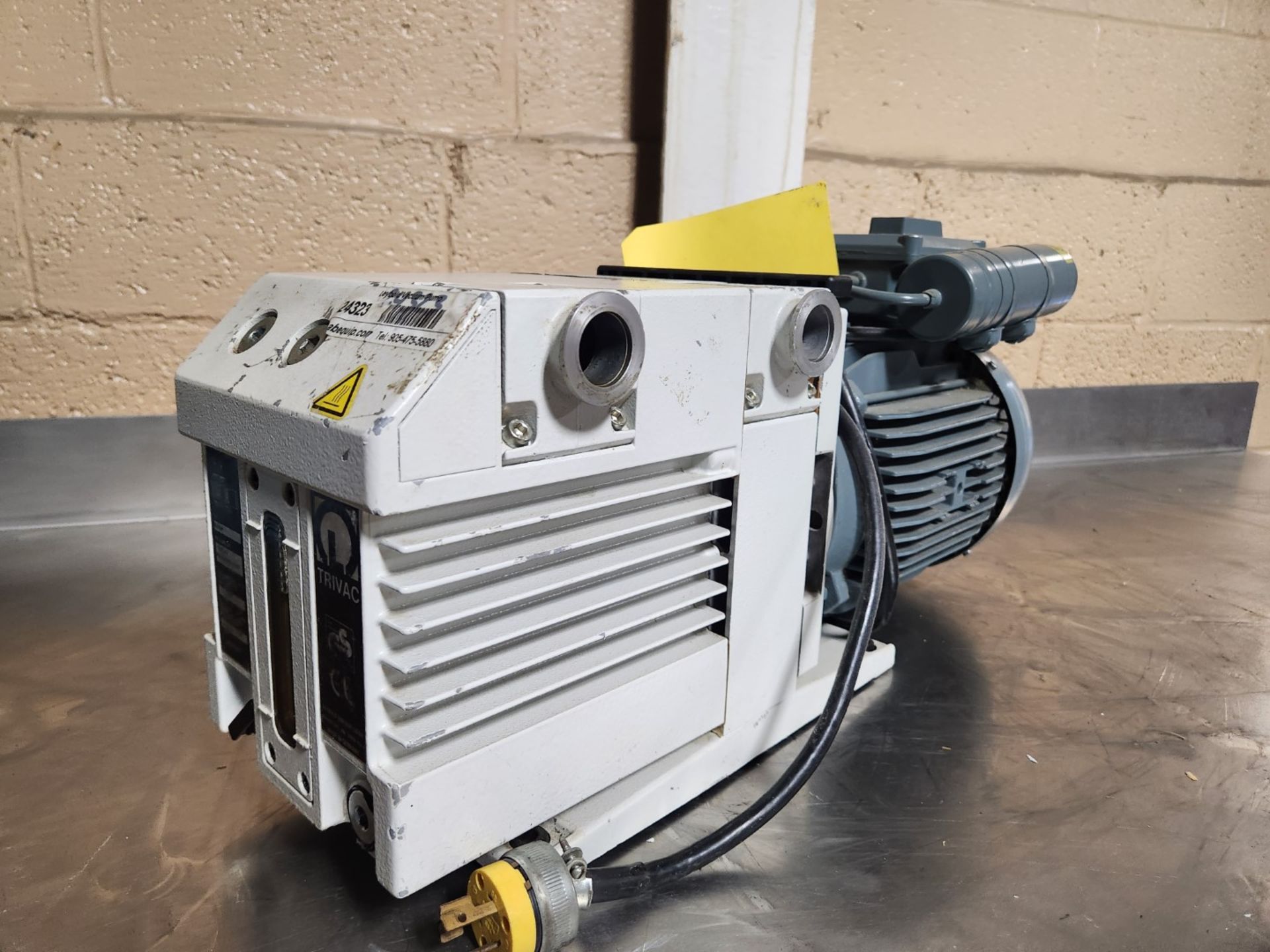 Leybold Trivac vacuum pump, type S25B, 1 hp, rated 25 cubic meters per hour, 120 volts, serial# - Image 2 of 8