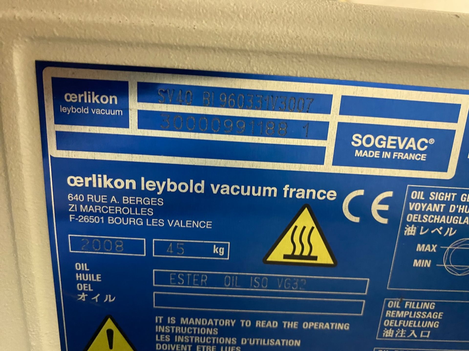 Oerlikon Leybold vacuum pump, made in 2008, model SVG BI 960331V3007. {TAG:1190145} - Image 4 of 5