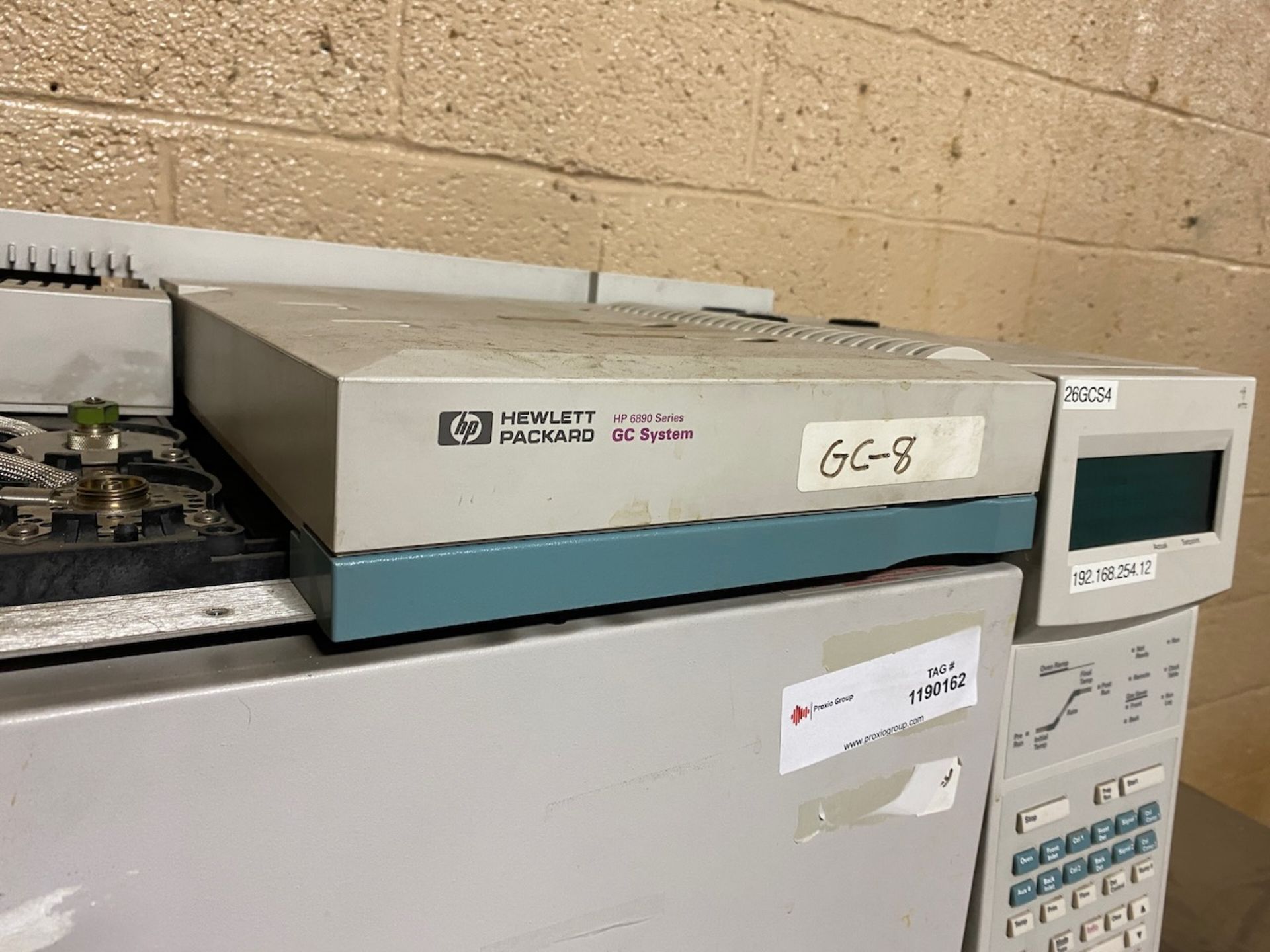 Hewlett Packard G1530A Gas Chromatograph with 6890 System, S/N US00008982. {TAG:1190162} - Image 2 of 6