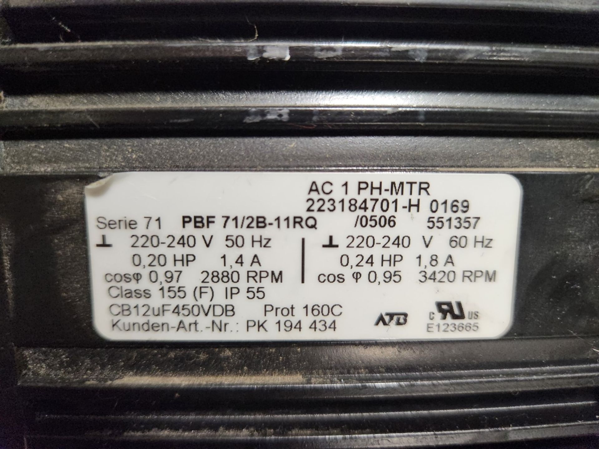 Pfeiffer vacuum pump, model DUO 2.5, 110 volts, serial# 21605802. {TAG:1190033} - Image 4 of 5