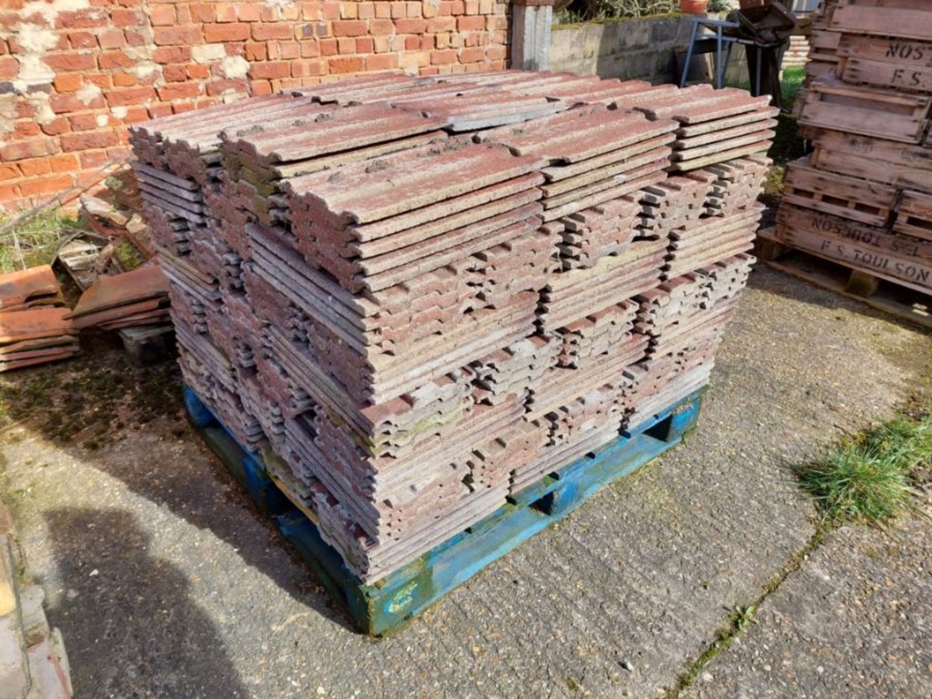 2 x pallet's of roofing tiles