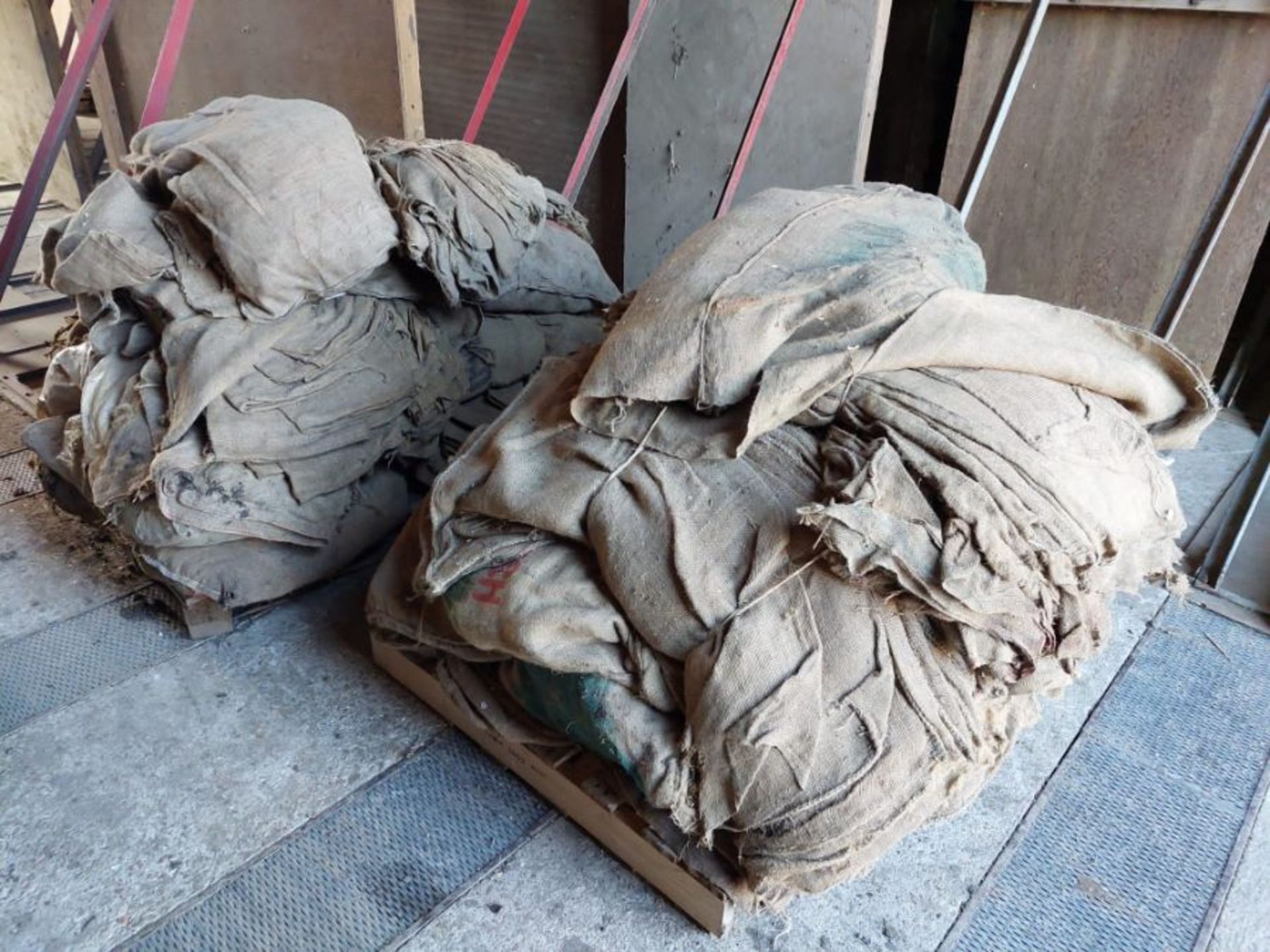 2 pallets of hessian sacks