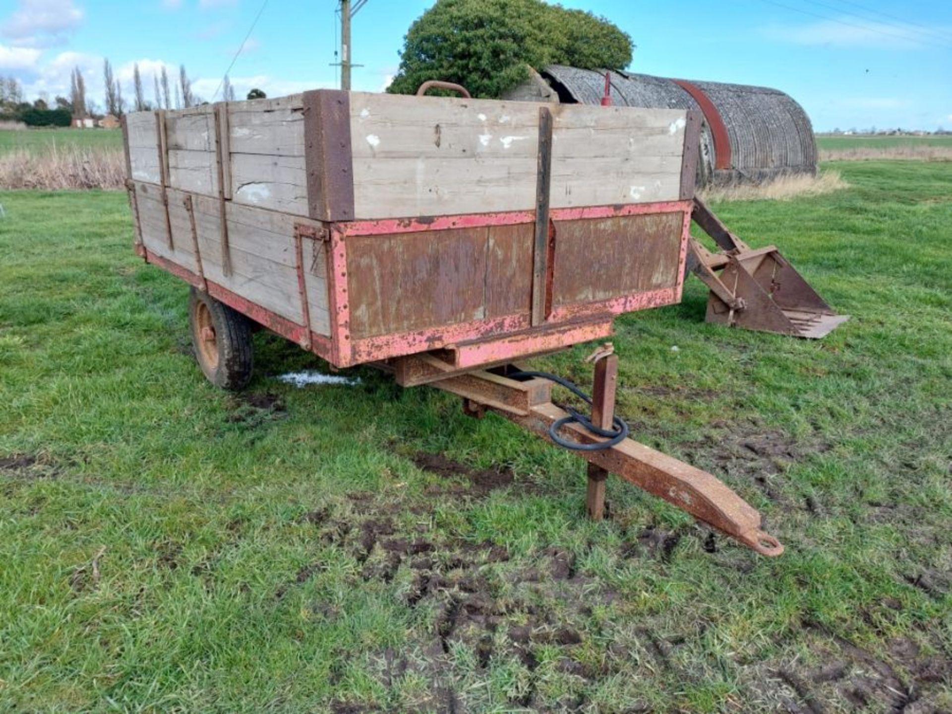 Small wooden farm trailer with grain sides - Image 2 of 2