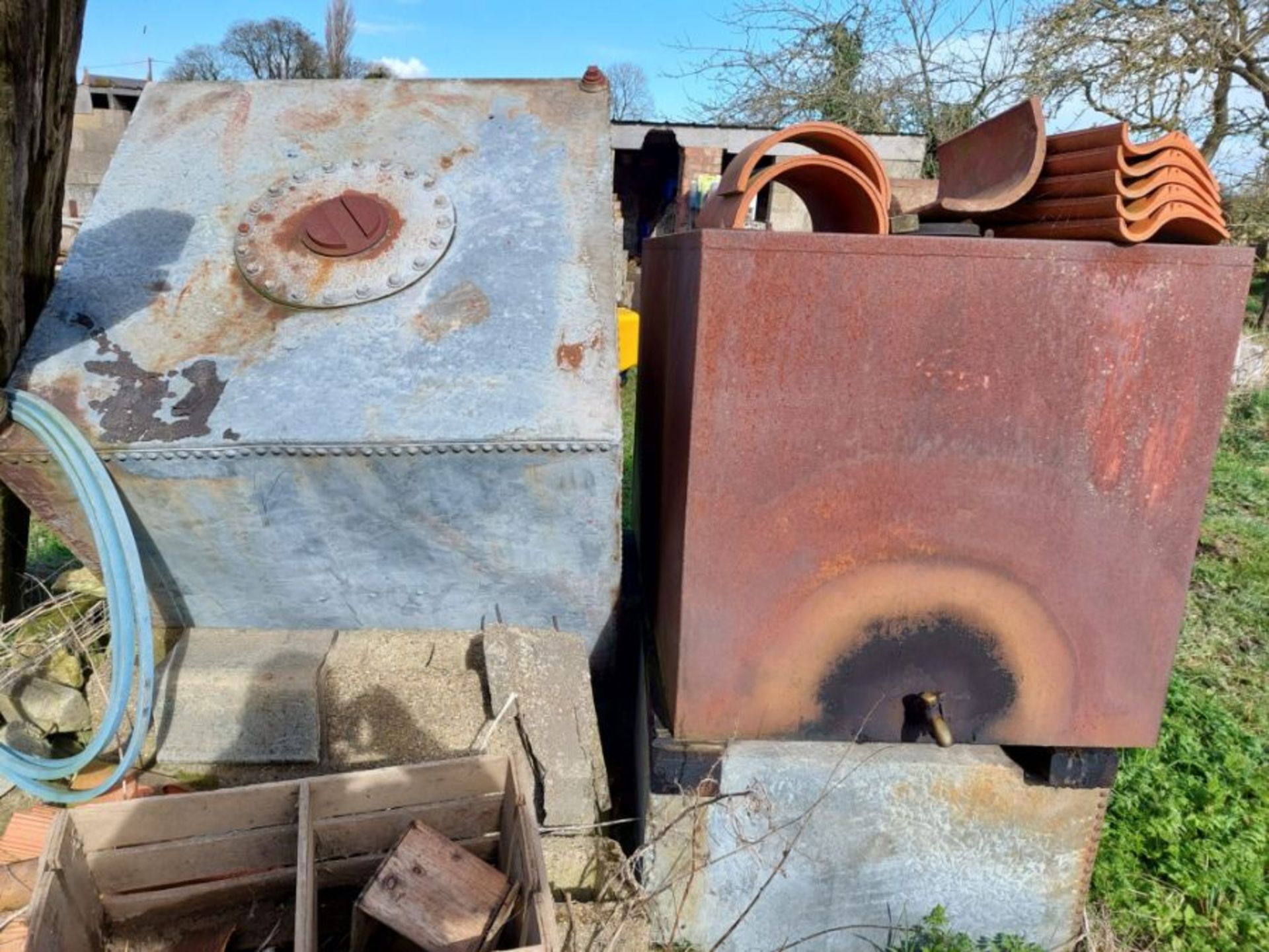 2 diesel tanks - Image 2 of 4