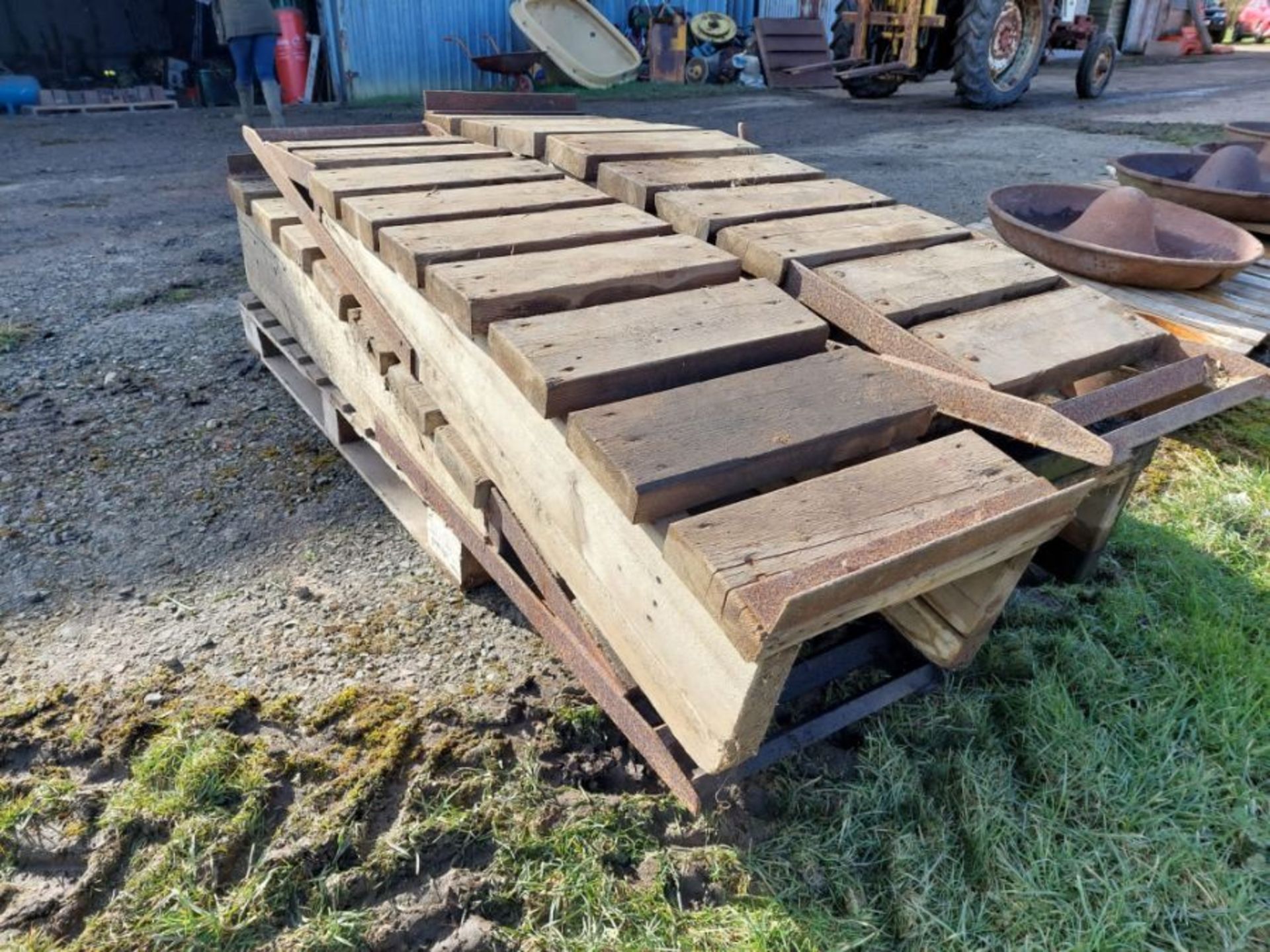 Pair of wooden ramps - Image 2 of 2