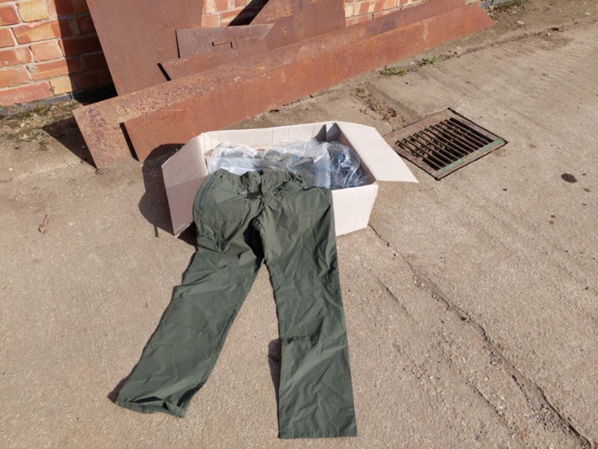 Box of combat trousers 28" waist - Image 2 of 2