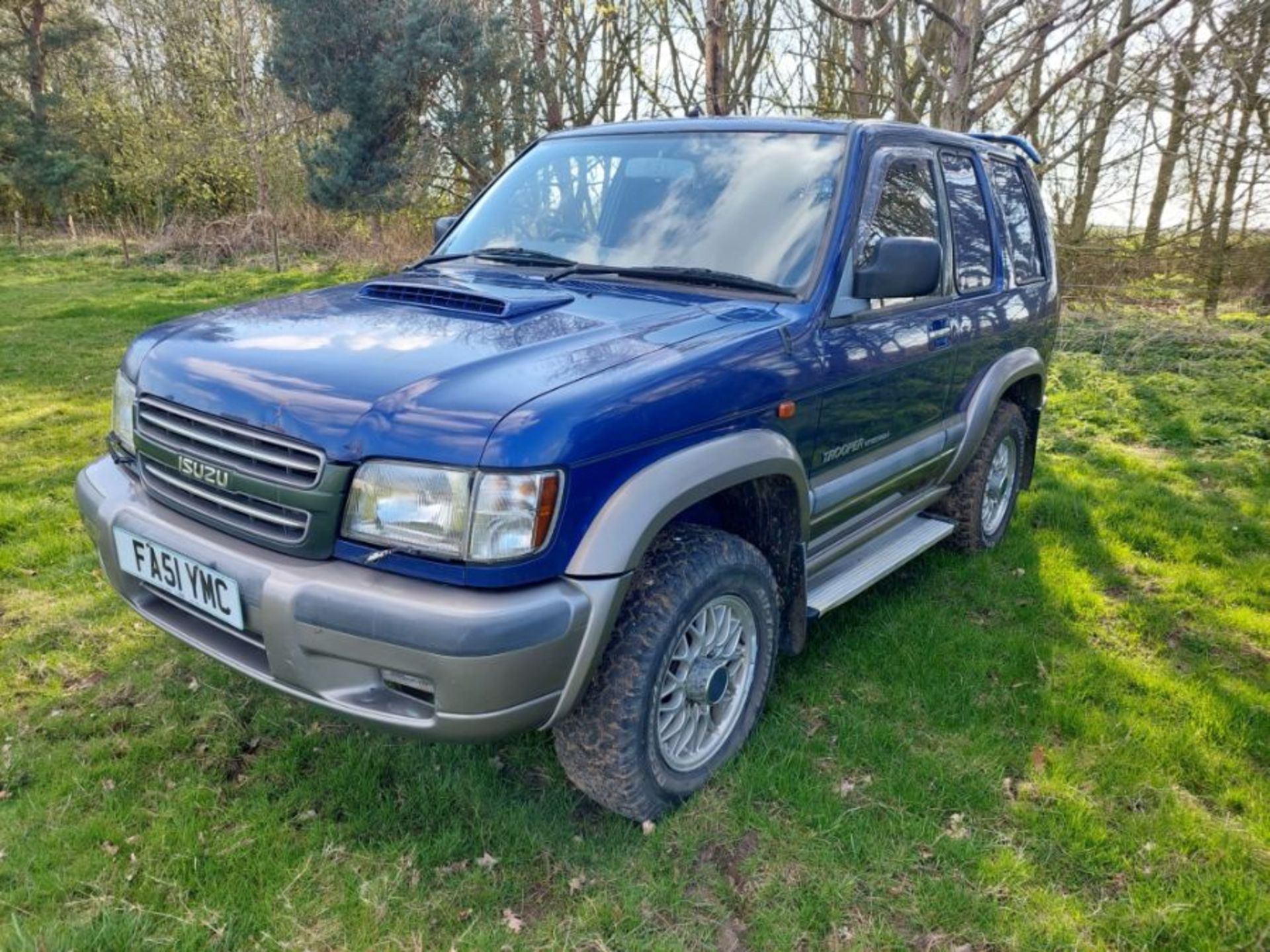 (01) Isuzu Trooper Citation Van 3.0DT leather interior, air con, alloys, rear seats, BFG All-terrain