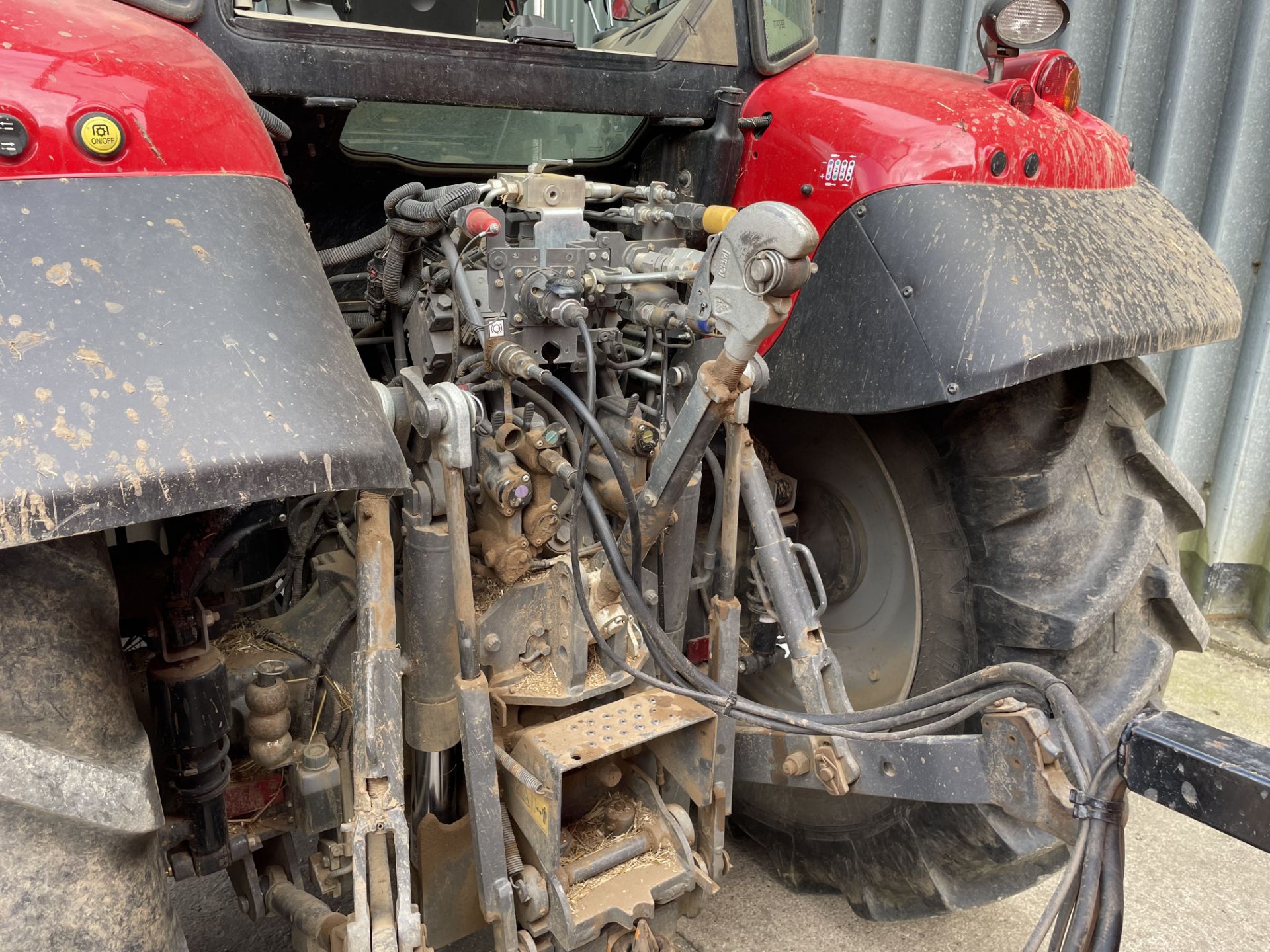 (91) Massey Ferguson 7715S Dyna-6 • 50kph 4WD tractor • Efficient spec with 50k gear box • D Tractor - Image 6 of 14