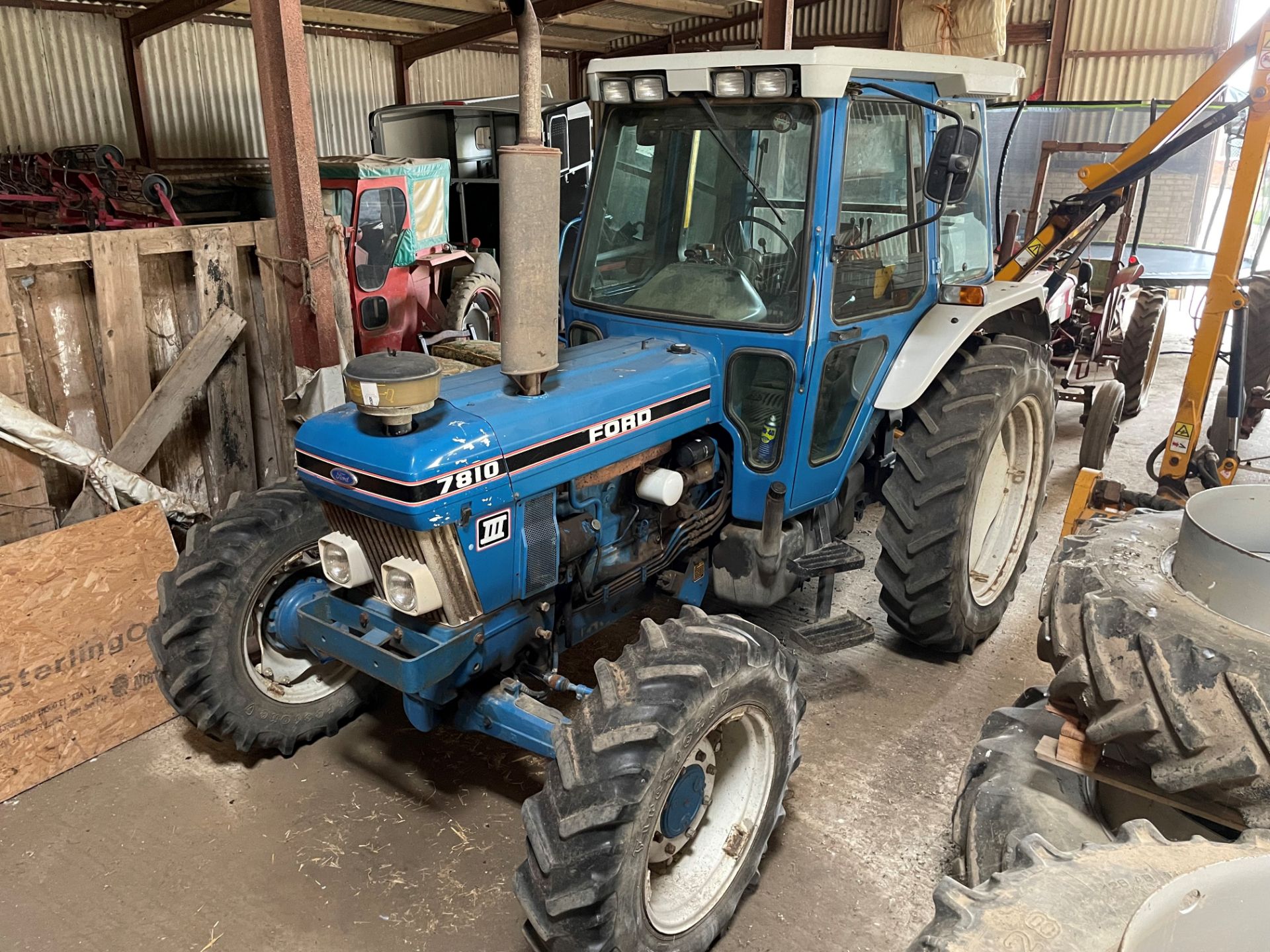 (91) Ford 7810 Series III 6-cylinder diesel 4wd tractor with ground speed radar Hours: 5,887 Reg: