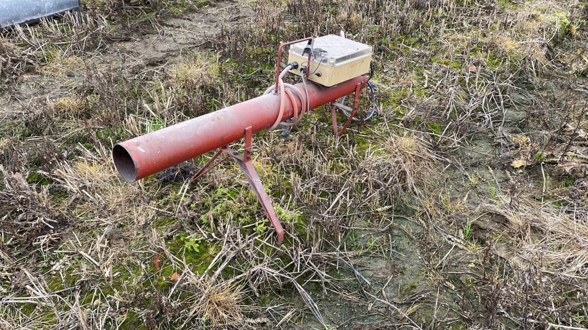 Tornado bird scarer